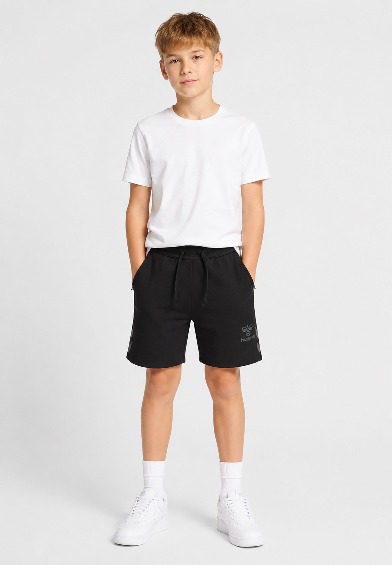 hummel Shorts Sportlicher Look Kordelzug Logo Print Reißtasche Bund (1-tlg) hmlCIMA 2.0 SHORTS KIDS