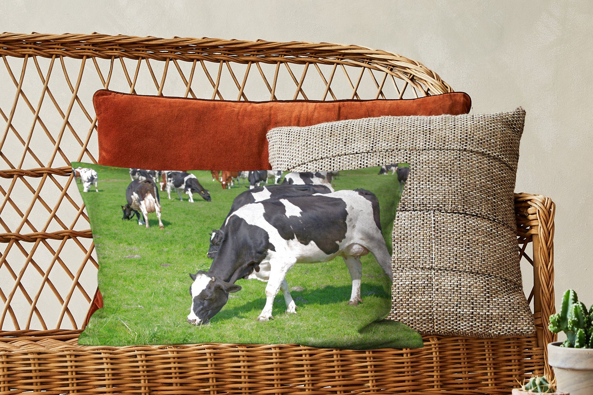 MuchoWow Dekokissen Kuh - - mit Tiere Gras Dekoration, Sonne, Schlafzimmer Wohzimmer Dekokissen Füllung, - Zierkissen
