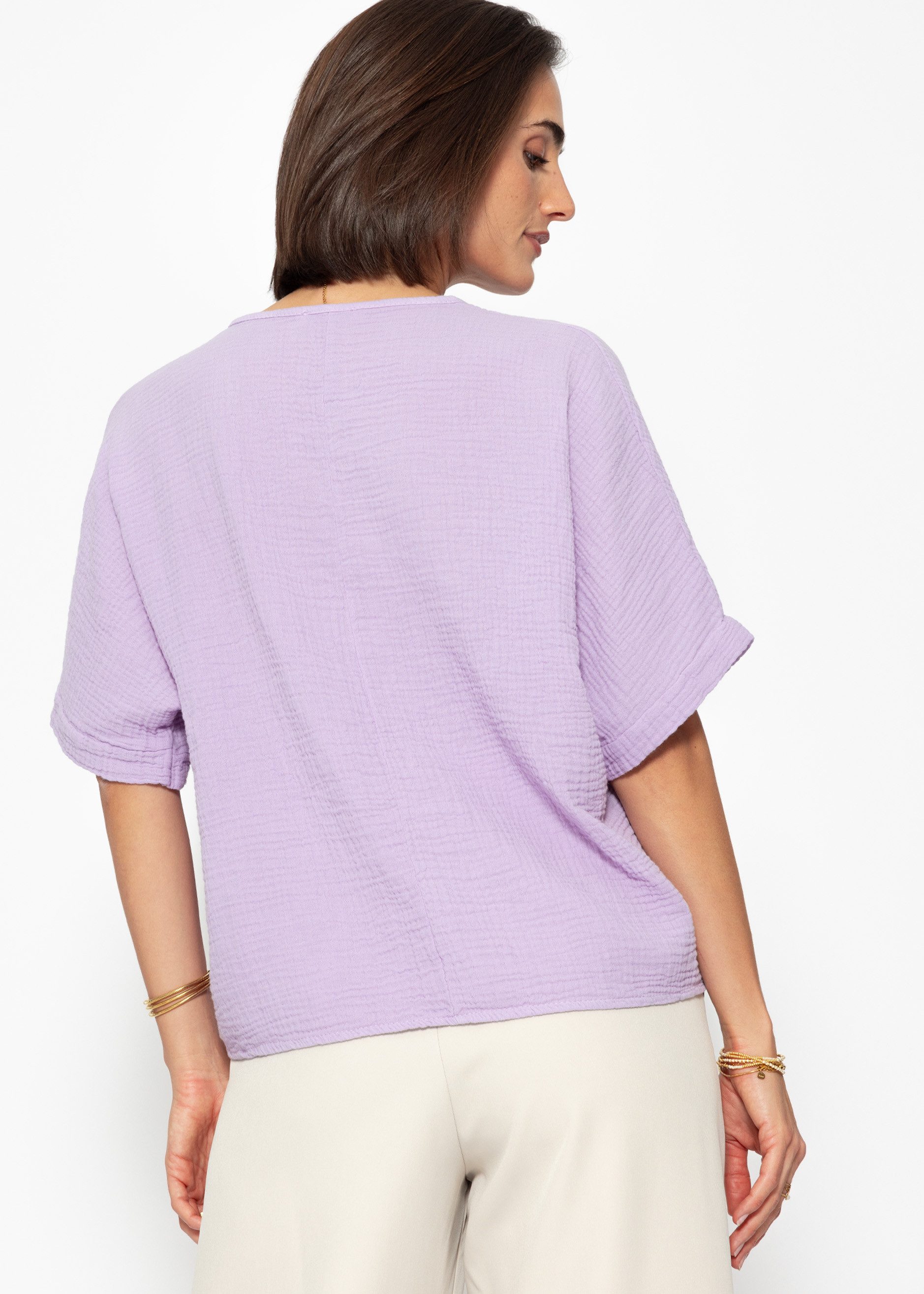 SASSYCLASSY Kurzarmshirt Oversize Musselin Shirt Damen kurz in V-Ausschnitt Lockere Kurzarm Shirt aus weichem Baumwolle mit feinem Schlitz Elegant – Bild 5 von 5
