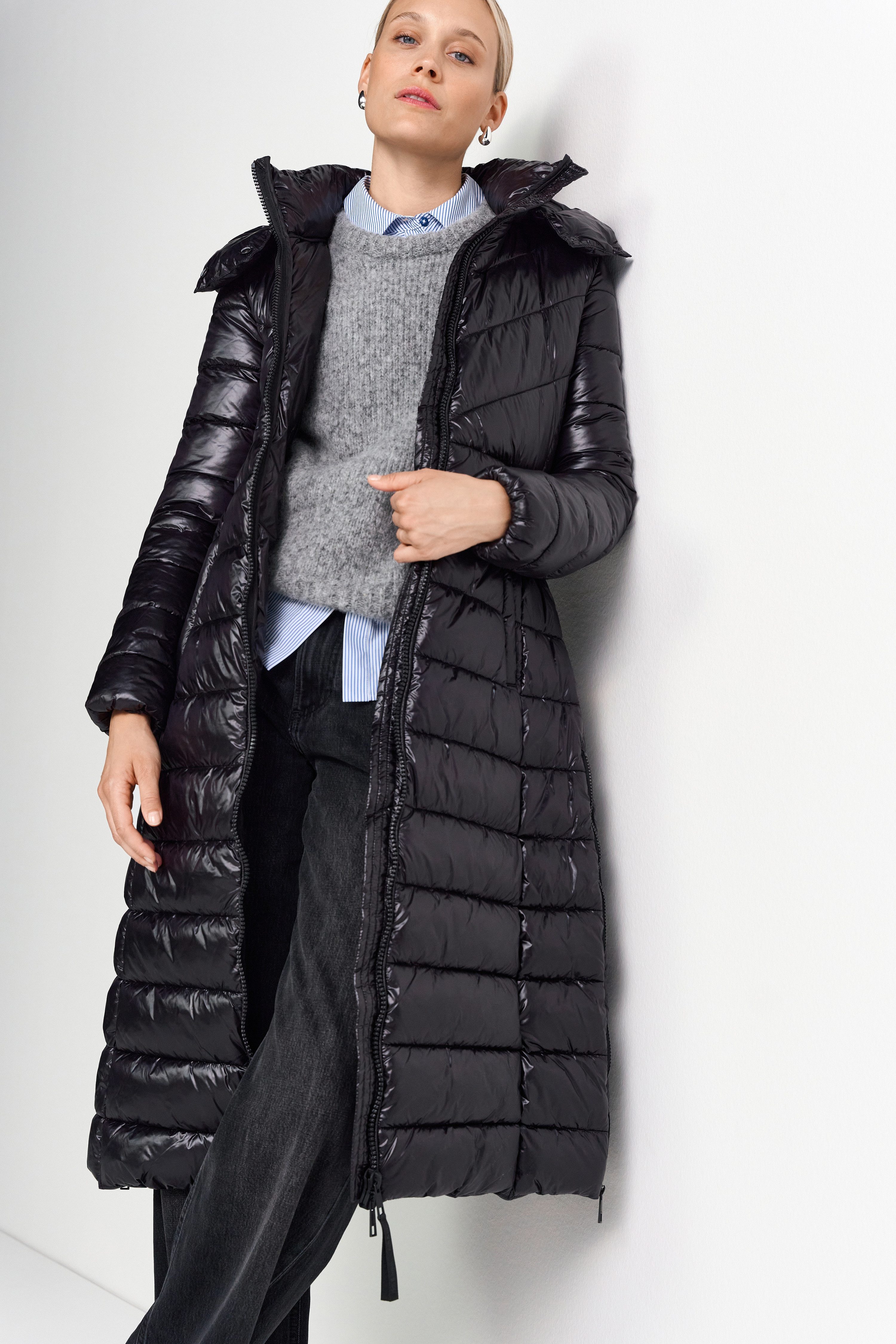 RICHROYAL Steppmantel mit glänzenden Finish, slim fit, mit Reißverschlüssen an den Seiten
