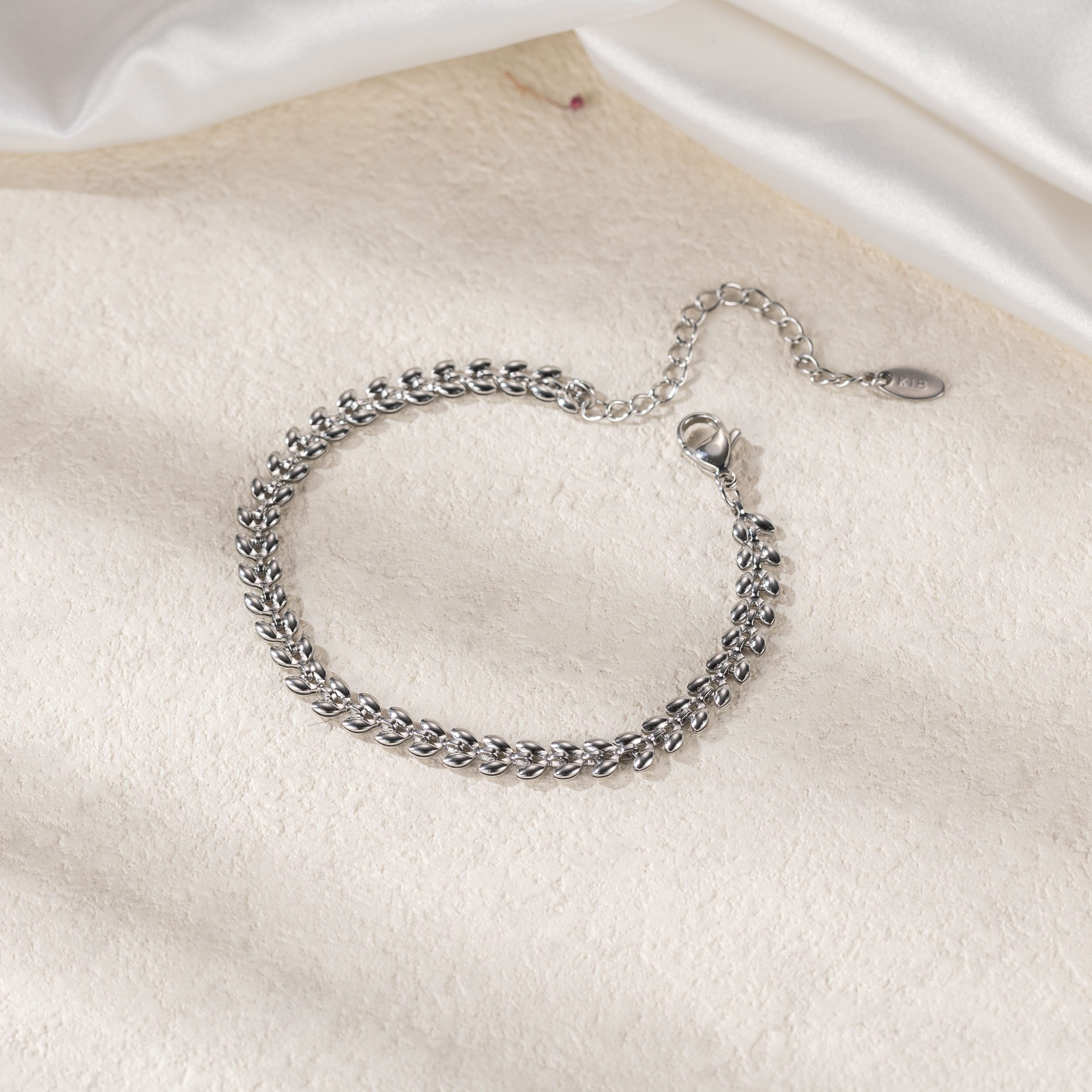 Firetti Armband Schmuck Geschenk Edelstahl Armschmuck Herzkettengliederung Liebe