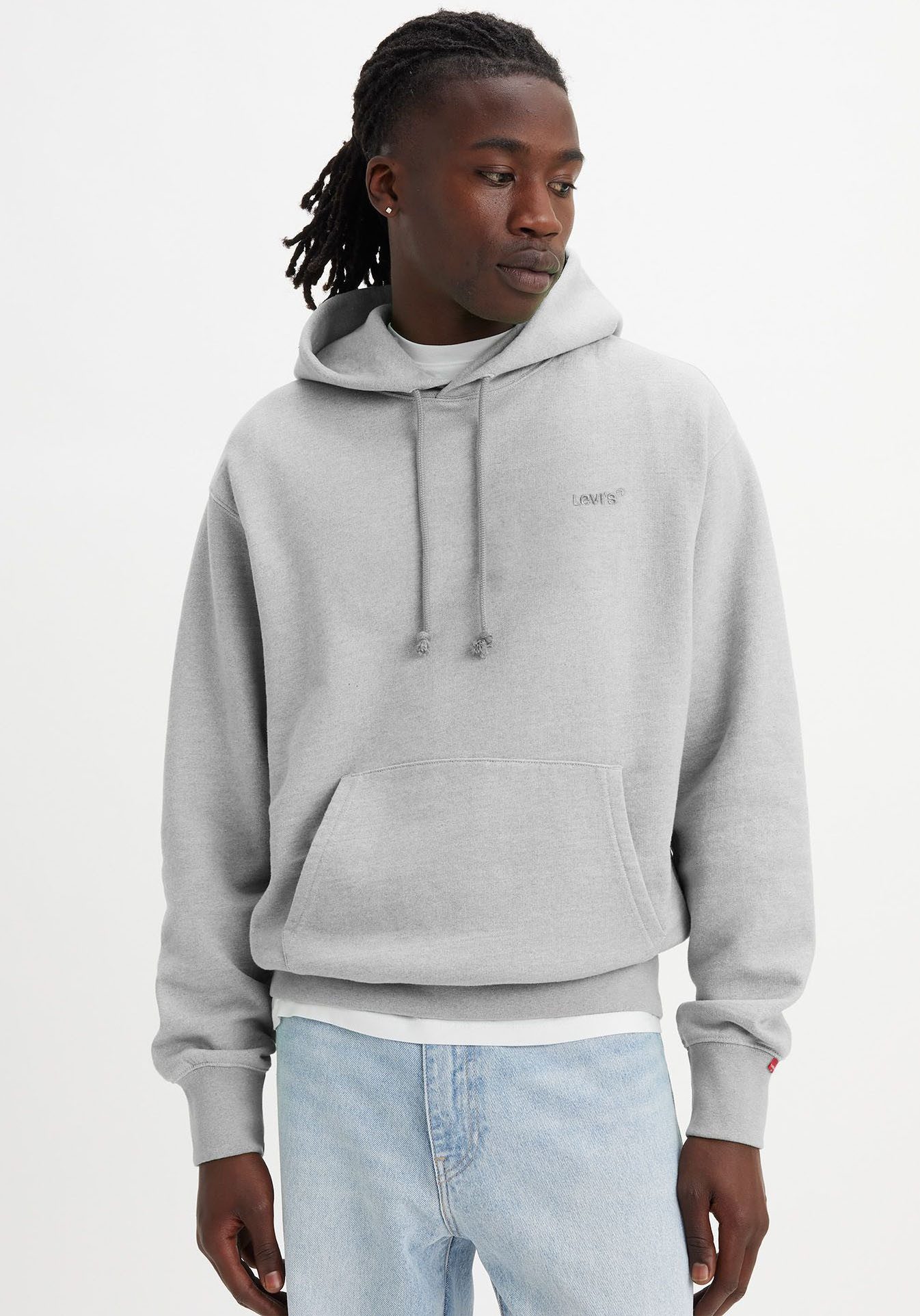 Levi's® Hoodie THE AUTHENTIC HOODIE mit kleiner Ton-in-Ton Logostickerei auf der Brust