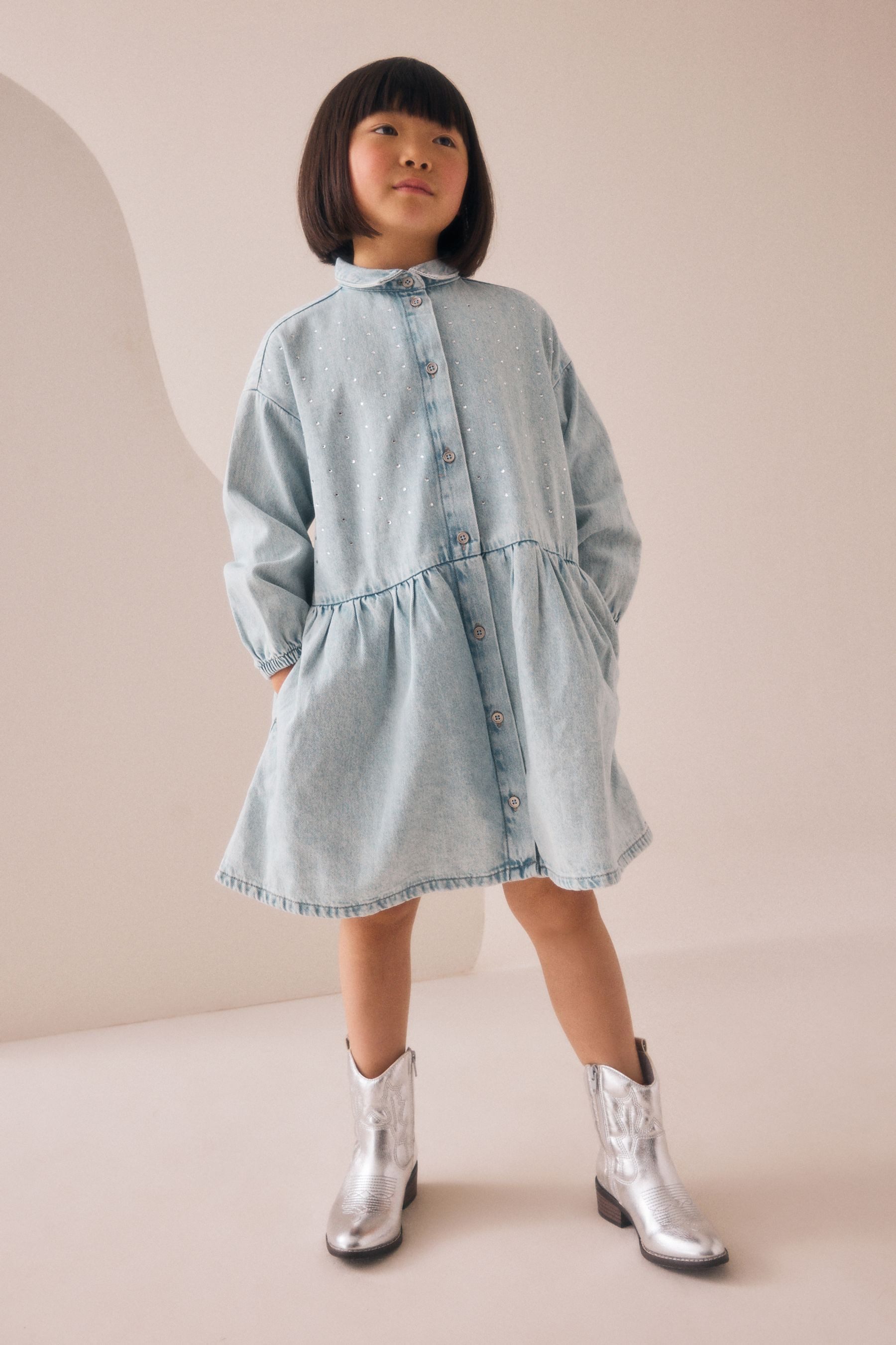 Jeanskleid Hemdblusenkleid aus Denim mit Strasssteinen