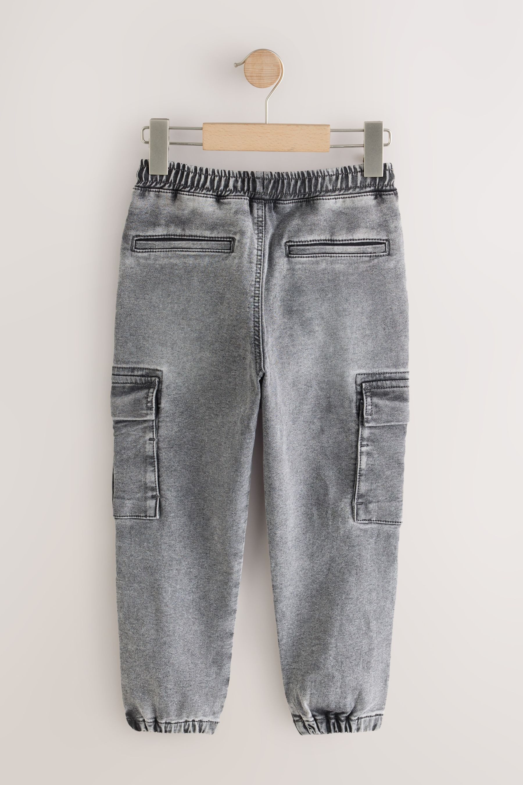 Next Loose-fit-Jeans Loose Fit Denim-Cargojeans mit Elastikbund (1-tlg) – Bild 2 von 5