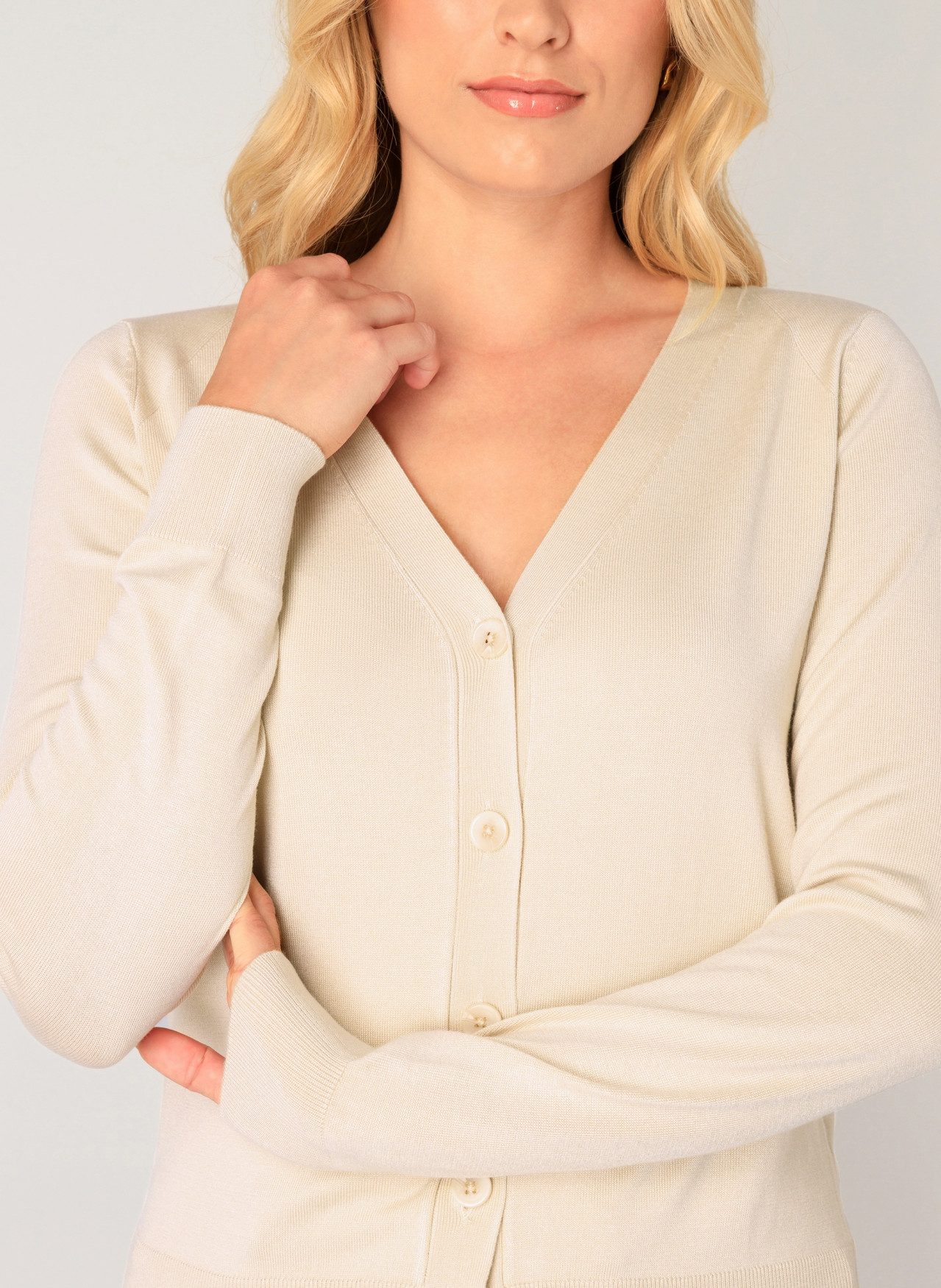 Base Level Strickjacke Yvon mit V-Ausschnitt