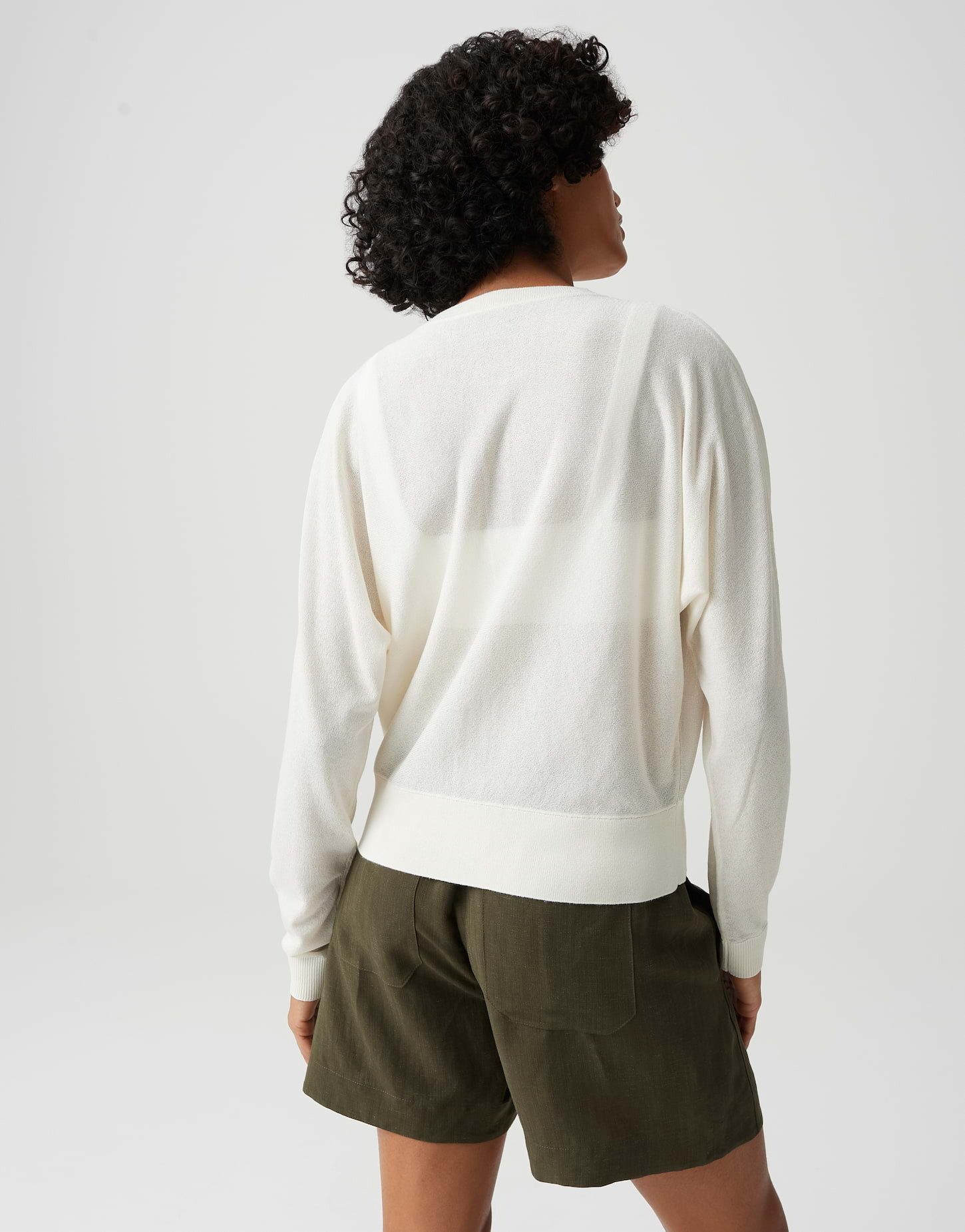 OPUS Strickjacke Feinstrickjacke aus Viskose Mix mit leichtem Fall Lockere Passform, Knopfleiste mit Strickbündchen