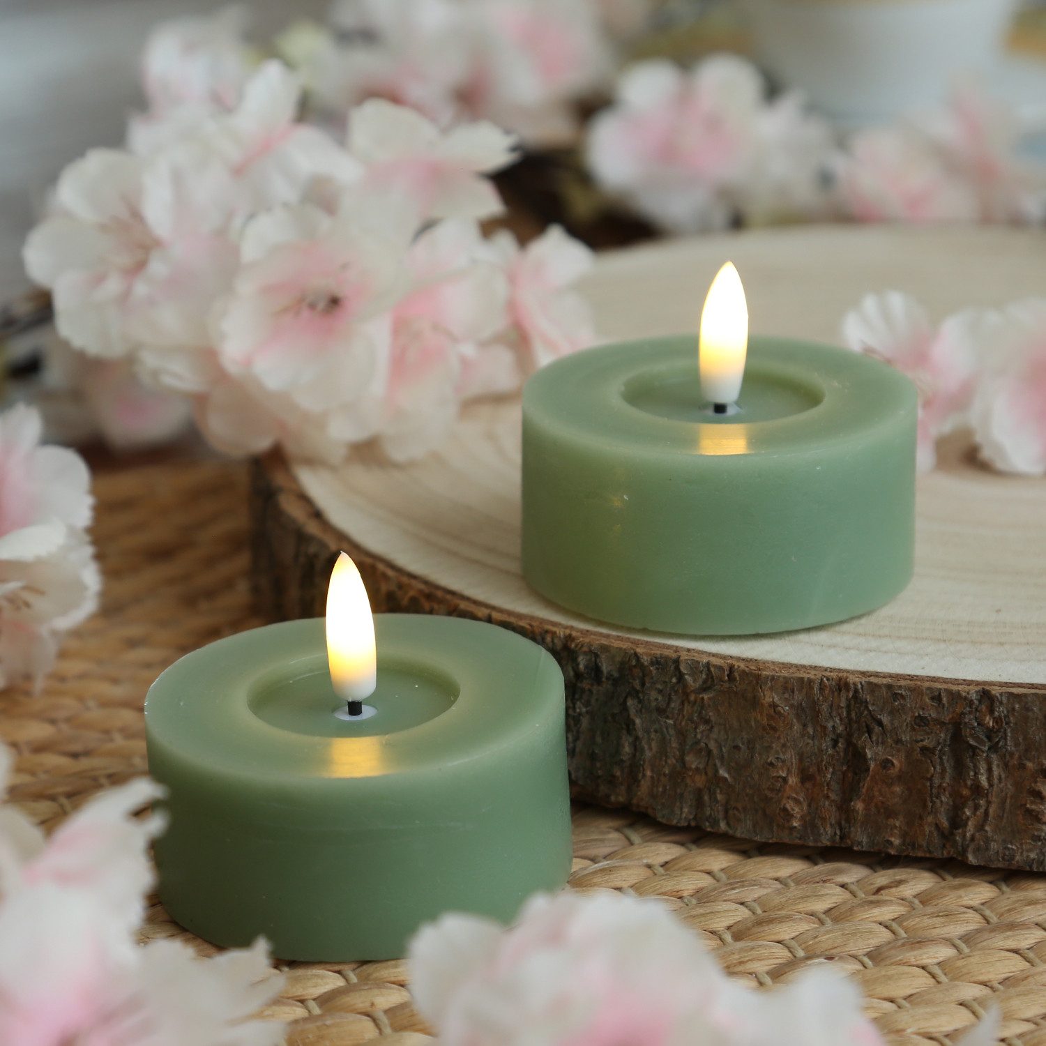 Adilina LED-Kerze LED Maxi Teelichter Lina Rustik Optik Echtwachs D: 7cm grün 2er Set (2-tlg)