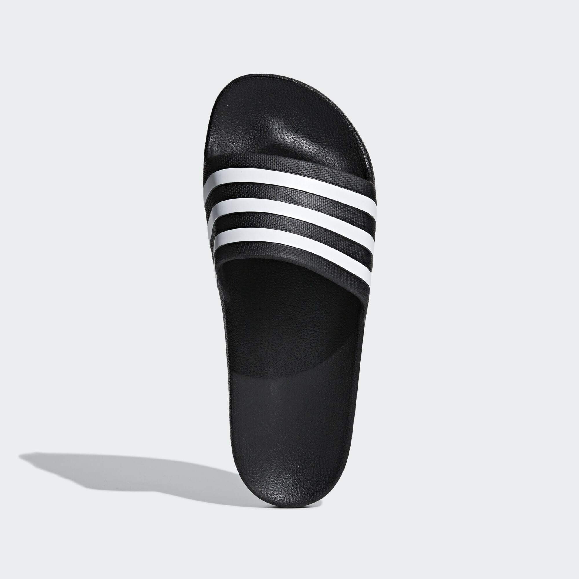 Core Black / Cloud White / Core Black