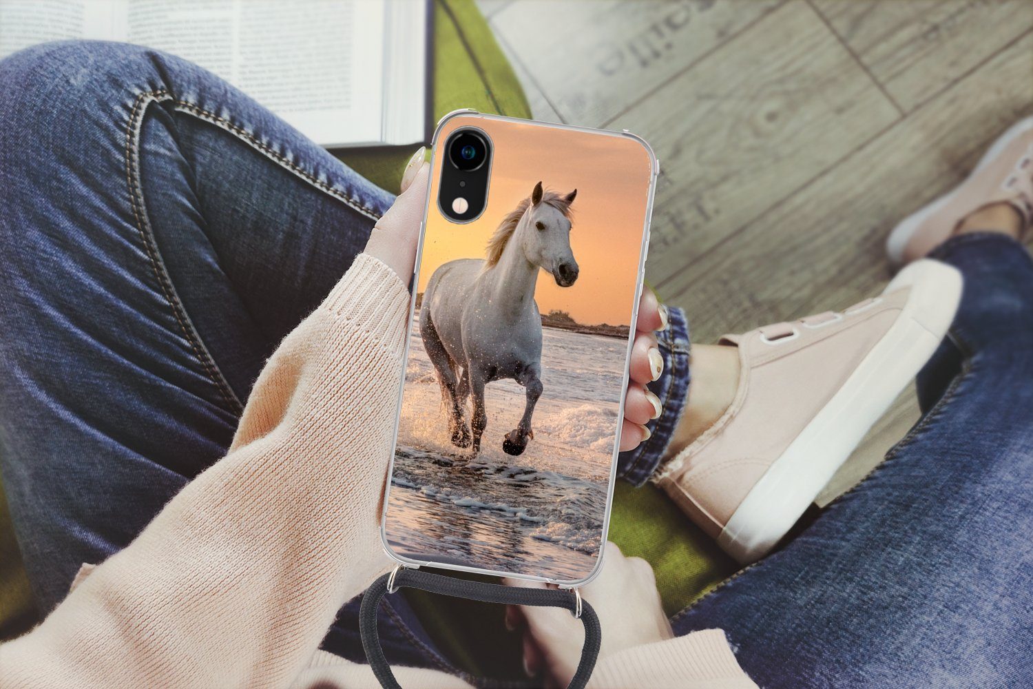 MuchoWow Handyhülle für Apple iPhone XR Pferde - Sonne - Meer - Strand - Tiere, Tragbare Handyhüllen mit Kette zum umhängen, Handykette Handyband