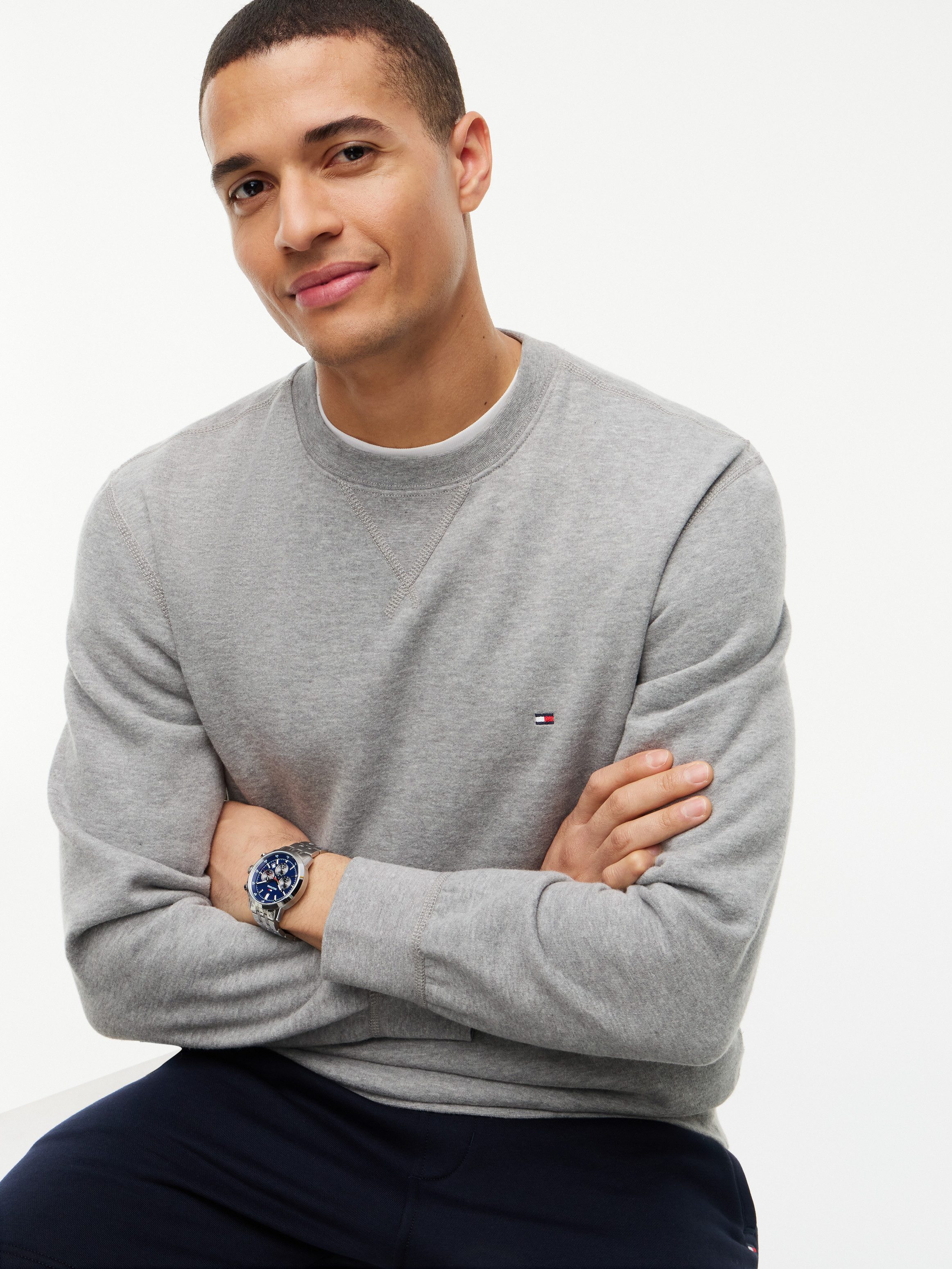 Tommy Hilfiger Sweatshirt ESSENTIAL FLEECE CREWNECK mit Tommy Hilfiger Logostickerei, Regular Fit