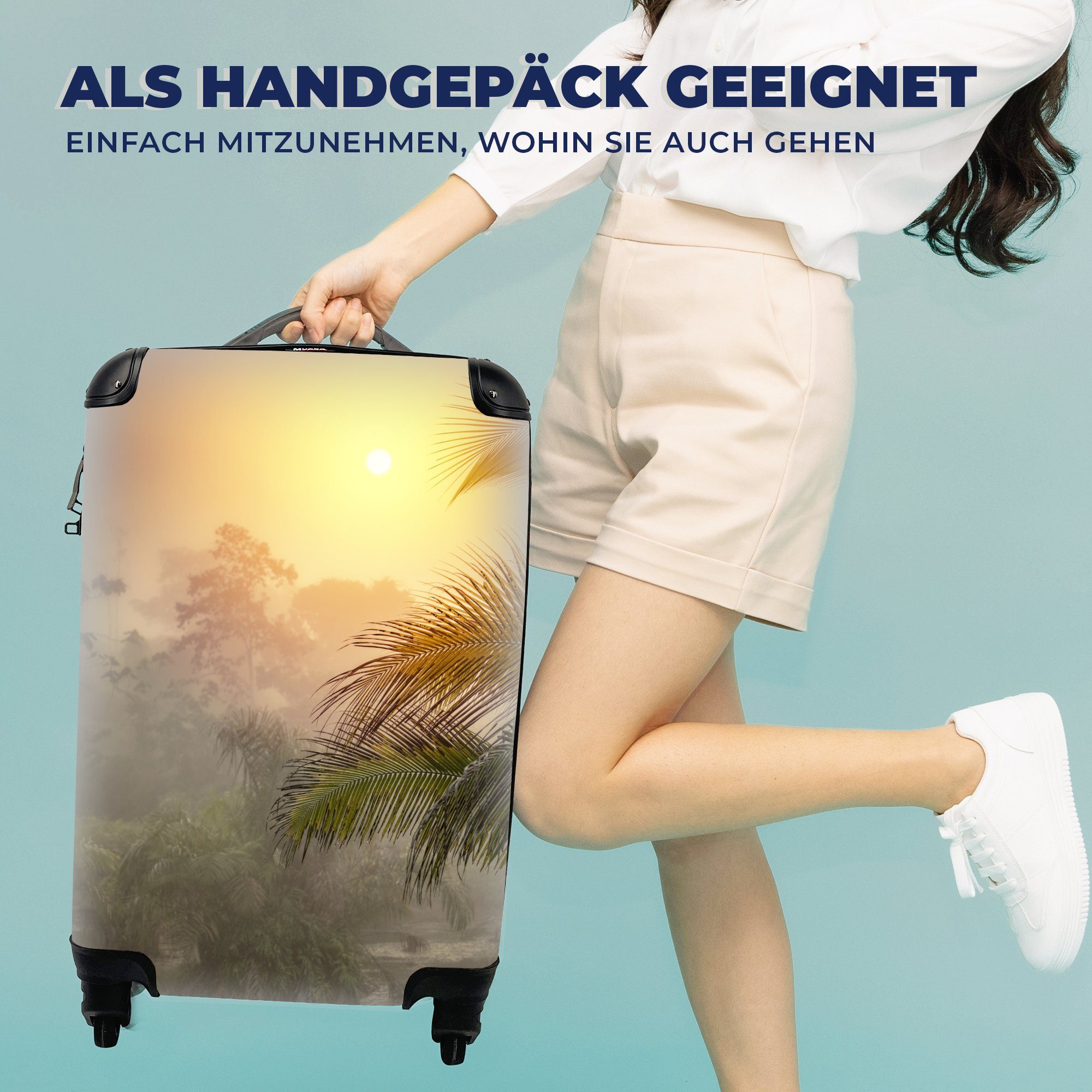 Handgepäck Reisetasche MuchoWow Ferien, rollen, Handgepäckkoffer Rollen, Palmen, Trolley, mit Landschaft Nebel für mit 4 und Reisekoffer