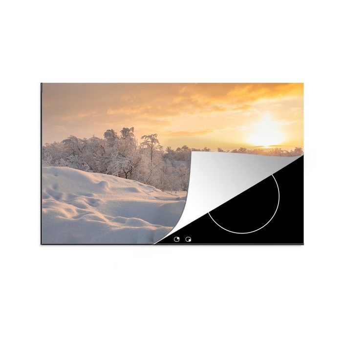MuchoWow Herdblende-/Abdeckplatte Ein hügeliges und verschneites Gebiet in Lappland Vinyl (1 tlg) induktionskochfeld Schutz für die küche Ceranfeldabdeckung