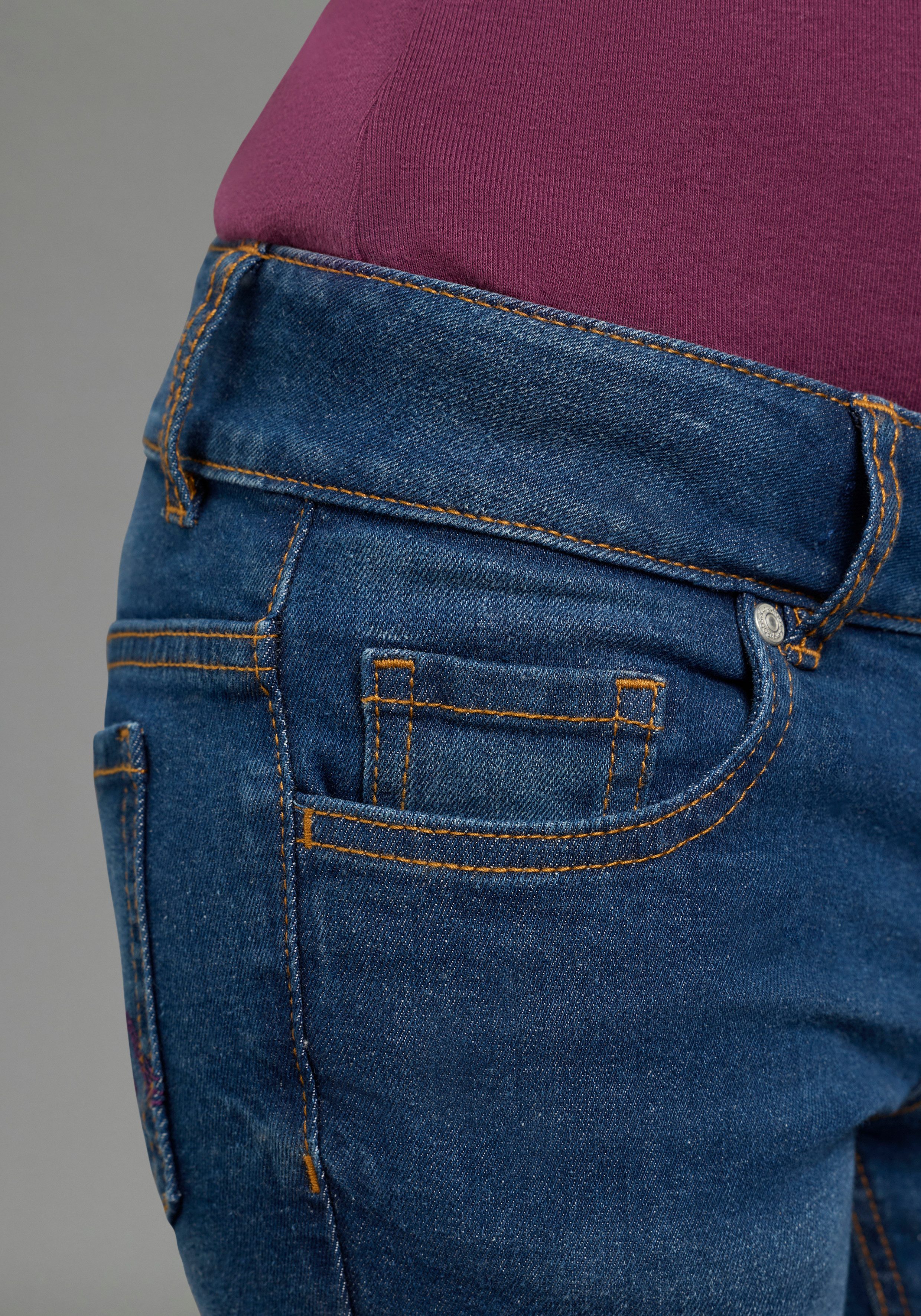 KangaROOS Bootcut-Jeans Stretchjeans Boot Cut Modische Jeans, authentische Waschung
