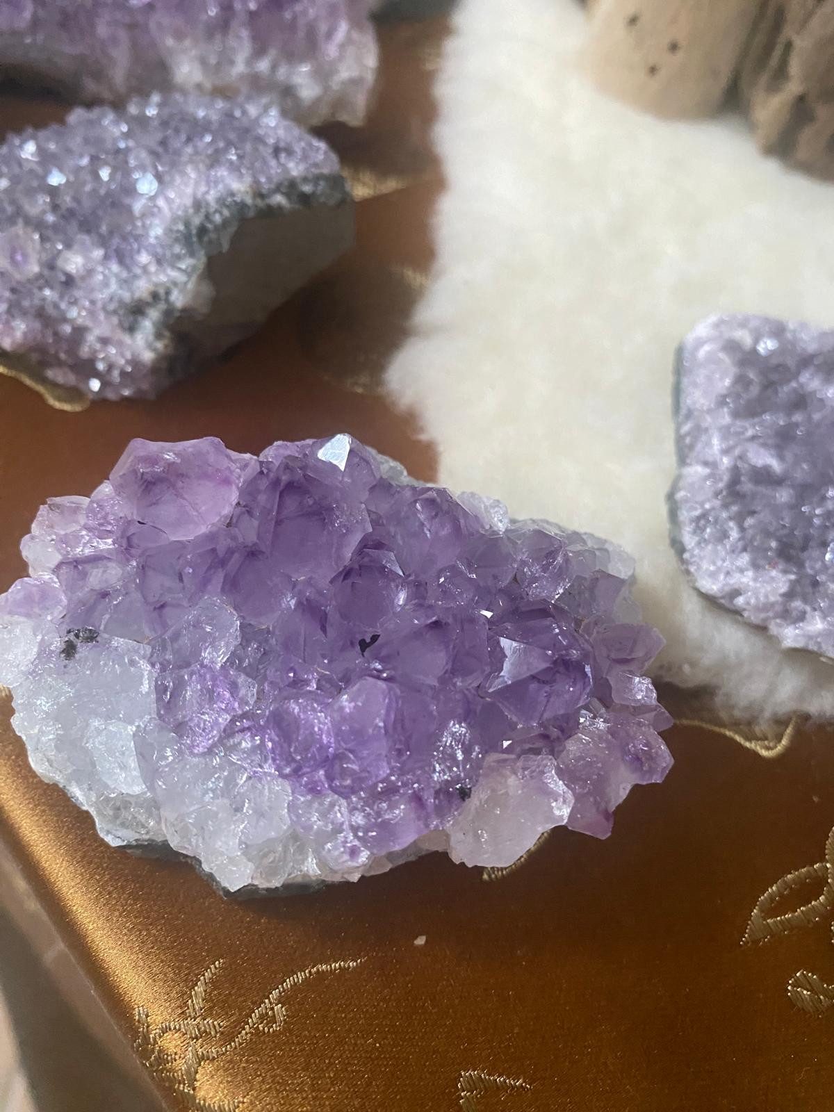 Eden Stone Mineralstein Natürlicher Amethyst Cluster Kristall Brasilien Heilstein Edelstein, (1-St)