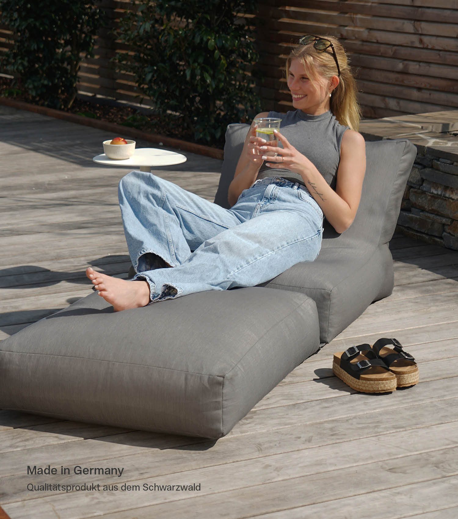 mokebo Sitzsack Der Summerdream (für drinnen & draußen), Bean Bag Outdoor für Kinder & Erwachsene, Gartenliege in Steingrau