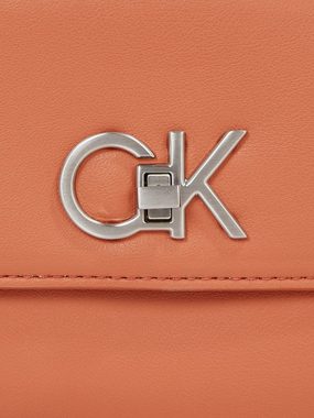 Calvin Klein Mini Bag RE-LOCK CAMERA BAG W/FLAP, mit CK-Emblem vorne