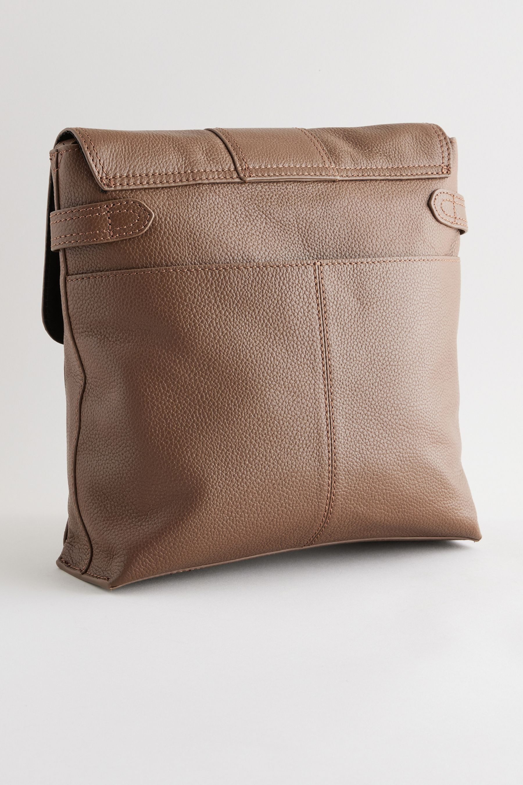 Next Messenger Bag Umhängetasche aus Leder günstig online kaufen