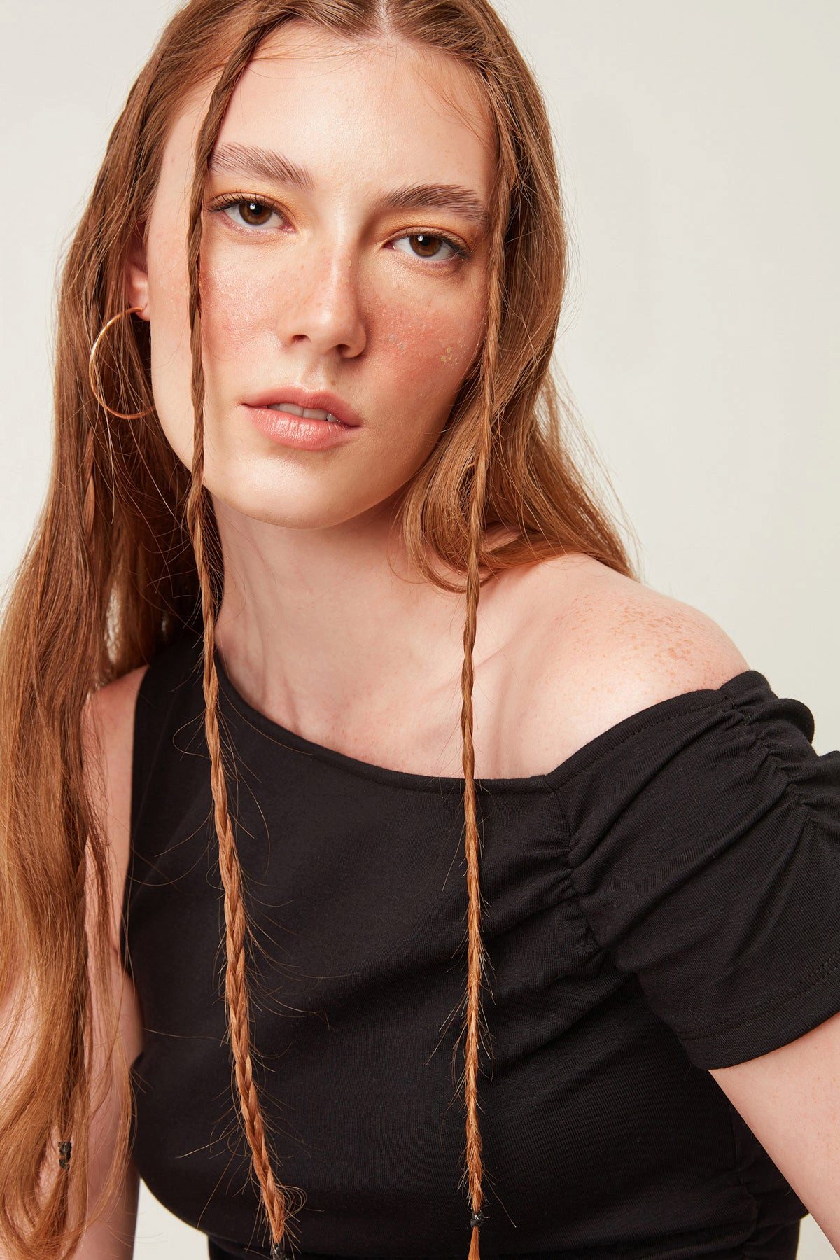 No Matter What Blusentop Bluse mit asymmetrischem Ausschnitt – Bild 2 von 4
