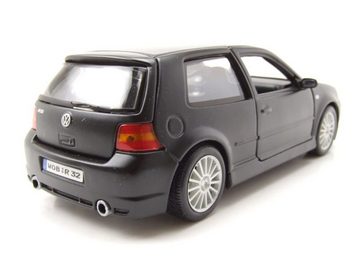 Maisto® Modellauto VW Golf 4 R32 matt schwarz Modellauto 1:24 Maisto, Maßstab 1:24