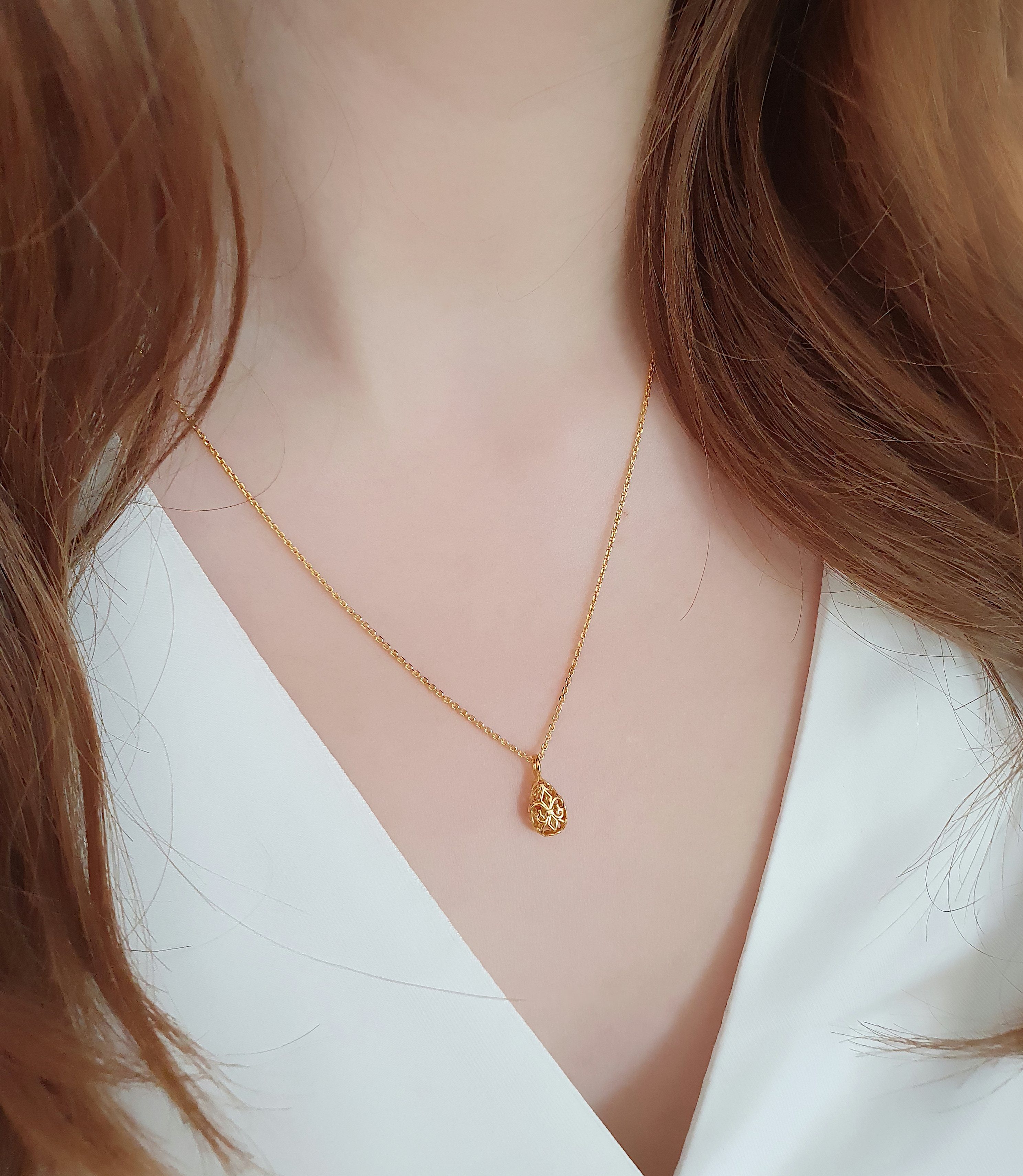 SCHOSCHON Charm-Kette Fleur-de-Lis Tropfen Anhängerkette 925 Silber minimalistisch, Zartes Schmuckstück