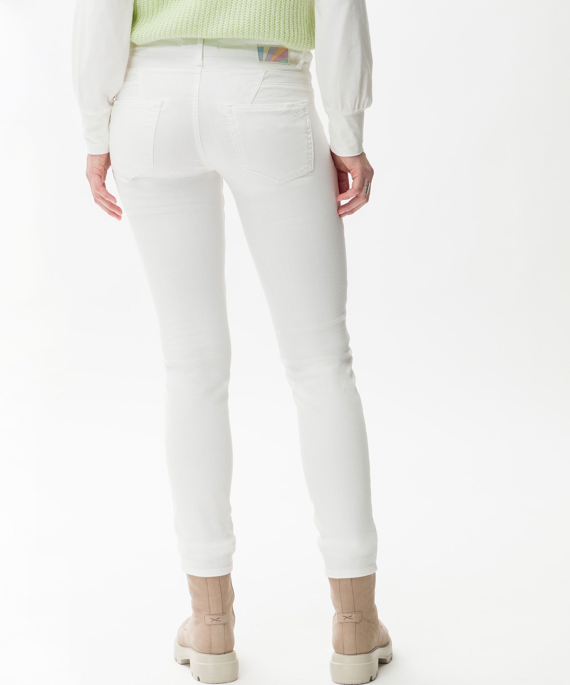 Thermo-Qualität in Röhrenjeans offwhite Skinny-fit-Jeans Brax