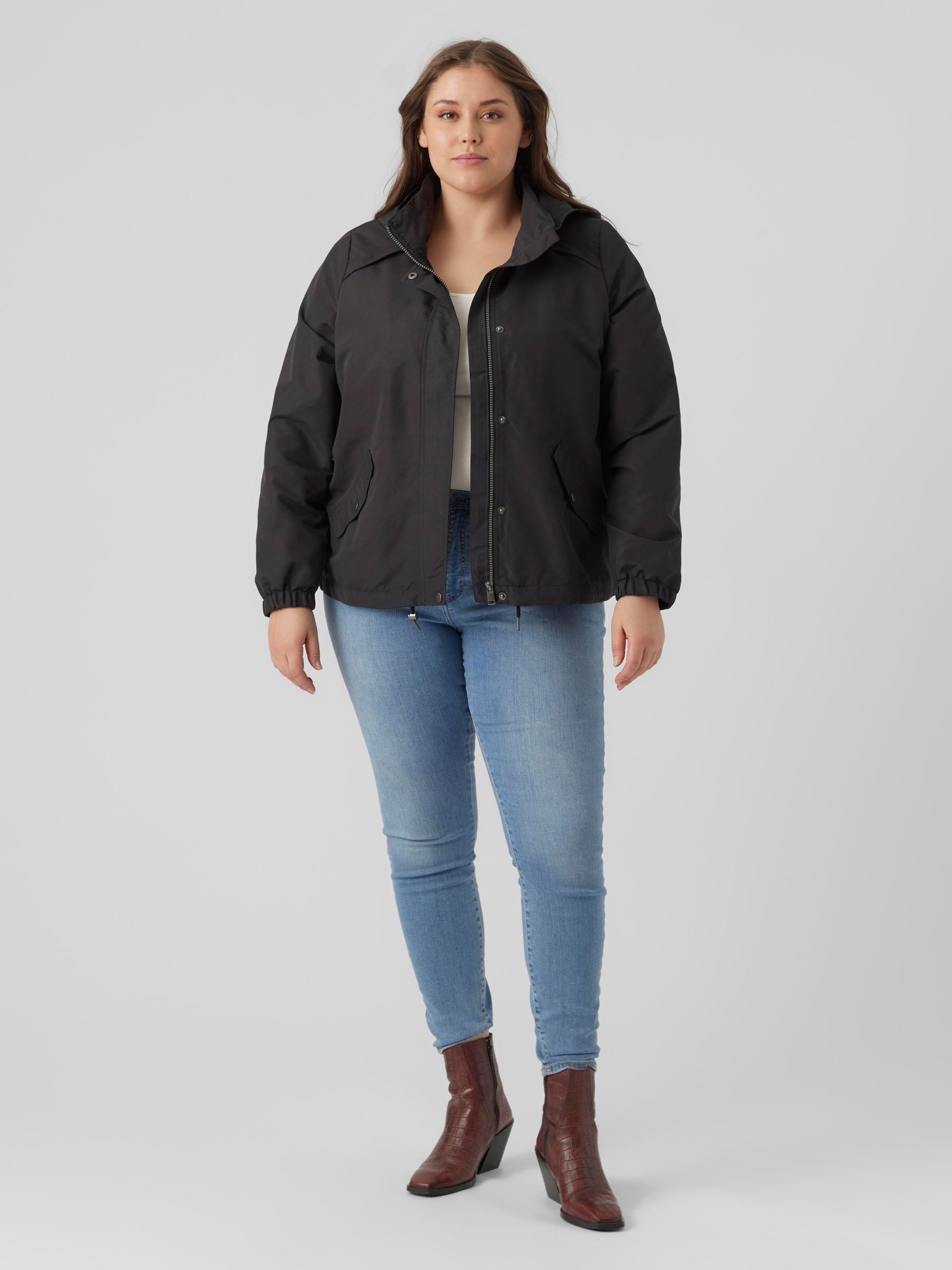 Vero Moda Curve Parka VMCZOA SHORT PARKA NOOS CUR der perfekte Parka für die Übergangszeit