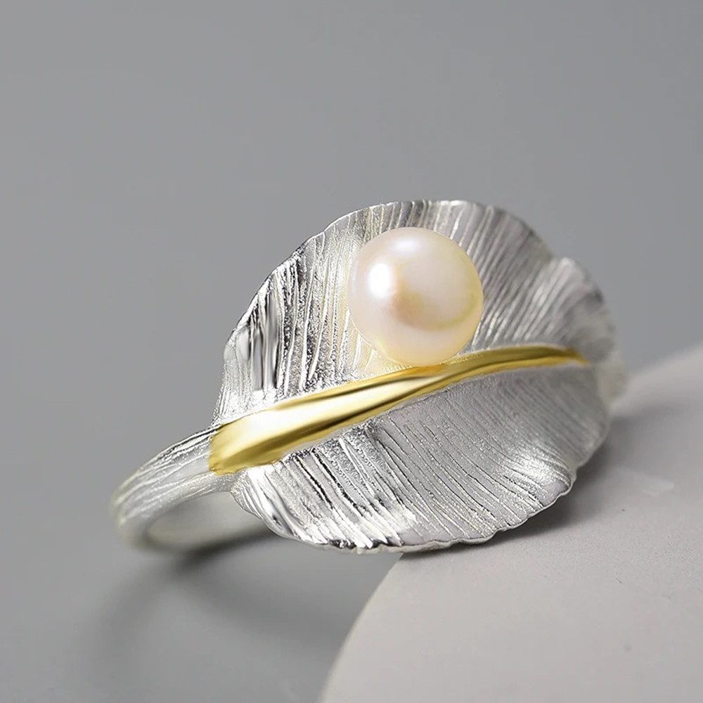 Runde Perlé Perlenring Blatt mit Wassertropfen verstellbarer Ring, handgefertigter Ring, Süßwasserperle, 925er Silber, 18K Gold