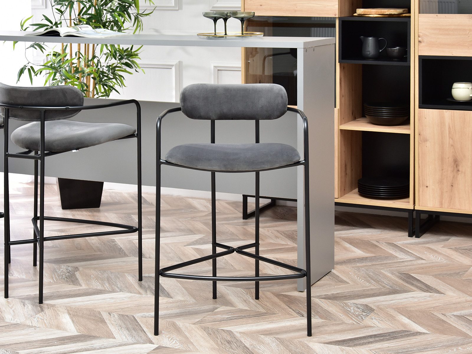 Compleo Barhocker Minimalistischer Barhocker aus Samt