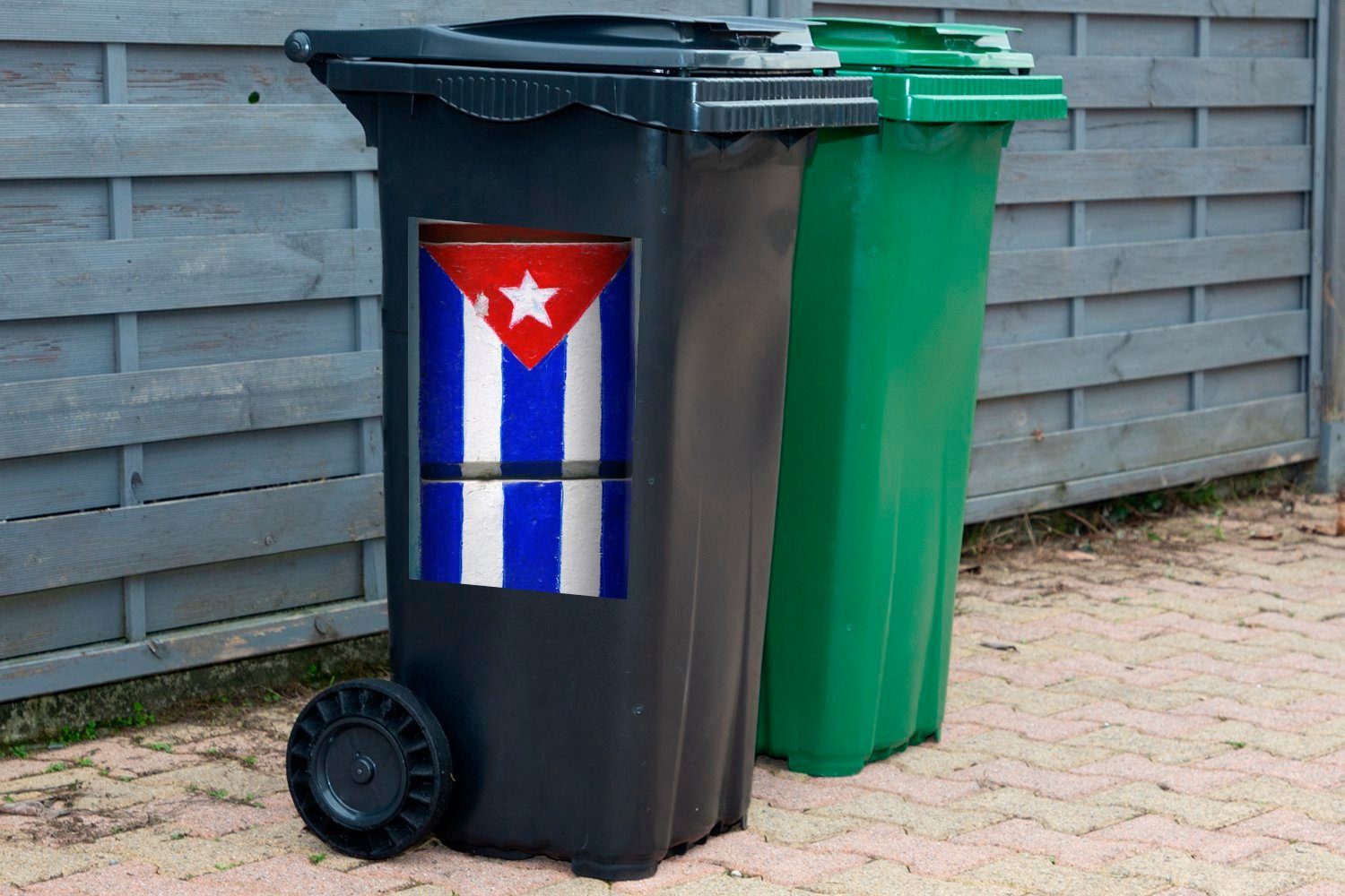 MuchoWow Wandsticker Kubanische Flagge auf gemalt Container, Sticker, Mülleimer-aufkleber, Abfalbehälter (1 St), Stein einem Mülltonne