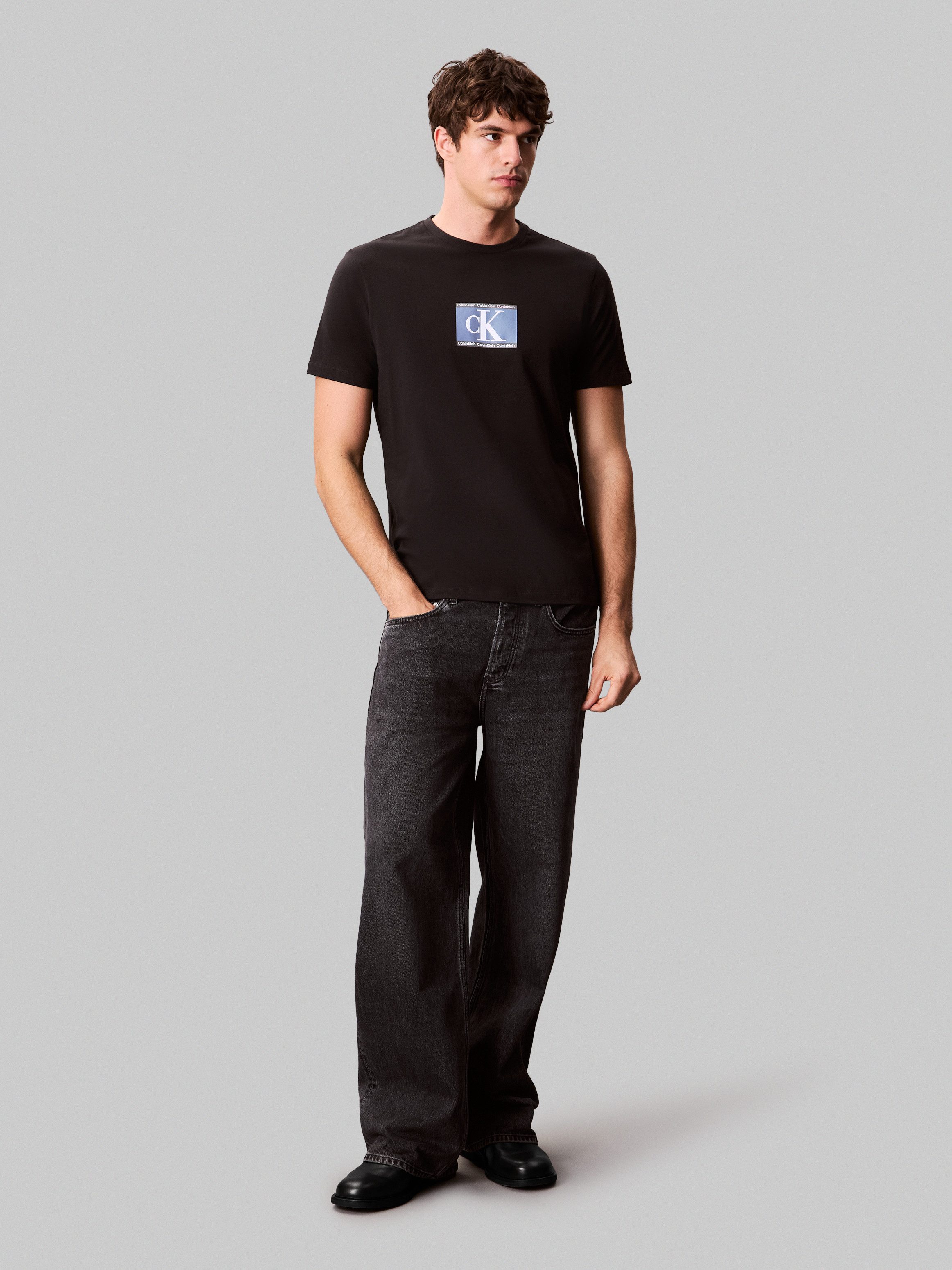 Calvin Klein Jeans T-Shirt SS 30s E SPRTSWR 3 G mit Logo-Print – Bild 4 von 5