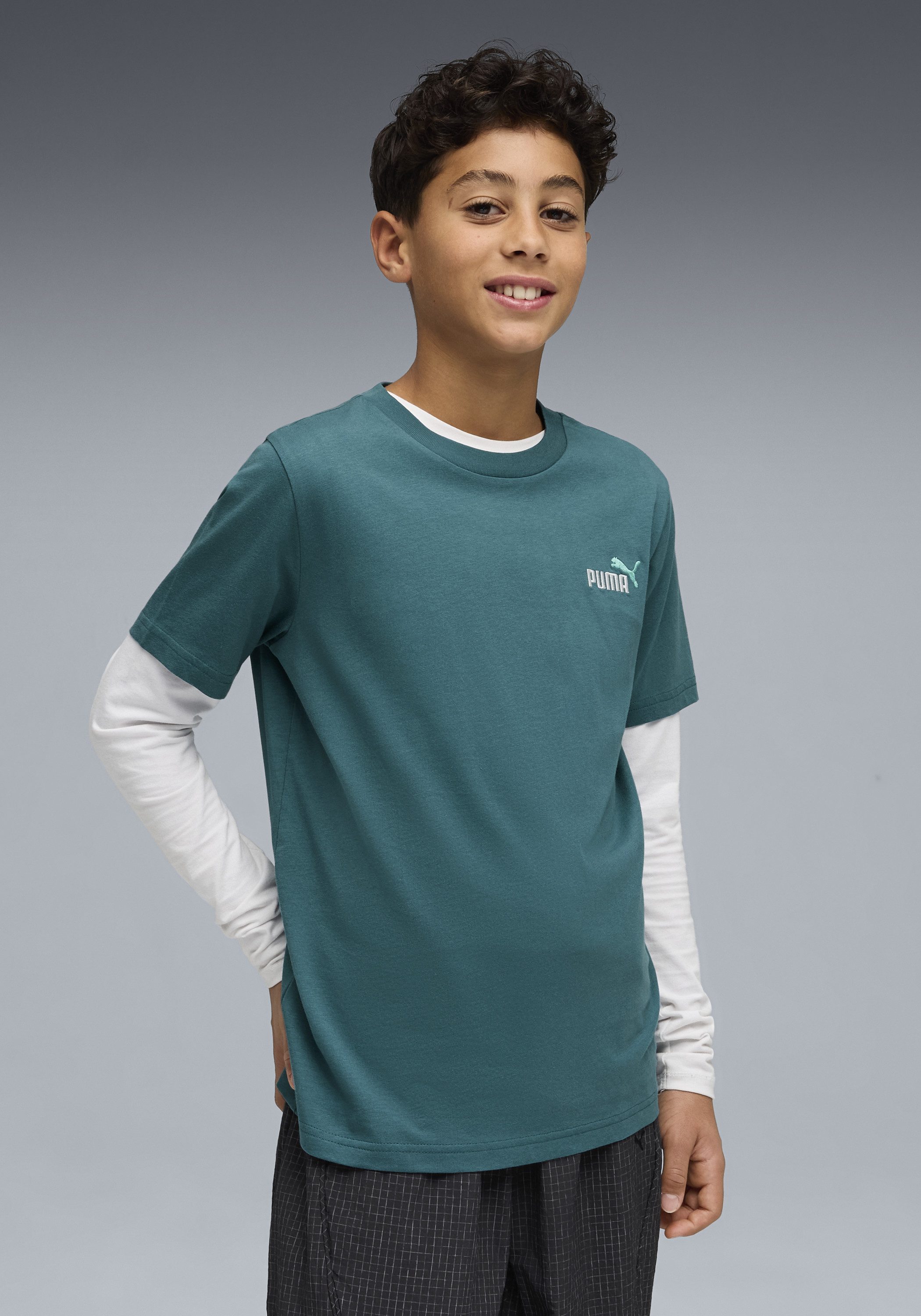 PUMA T-Shirt ESS 2 COLOR SMALL NO. 1 LOGO TEE B Kurzarm, Rundhalsausschnitt, aus Baumwolle