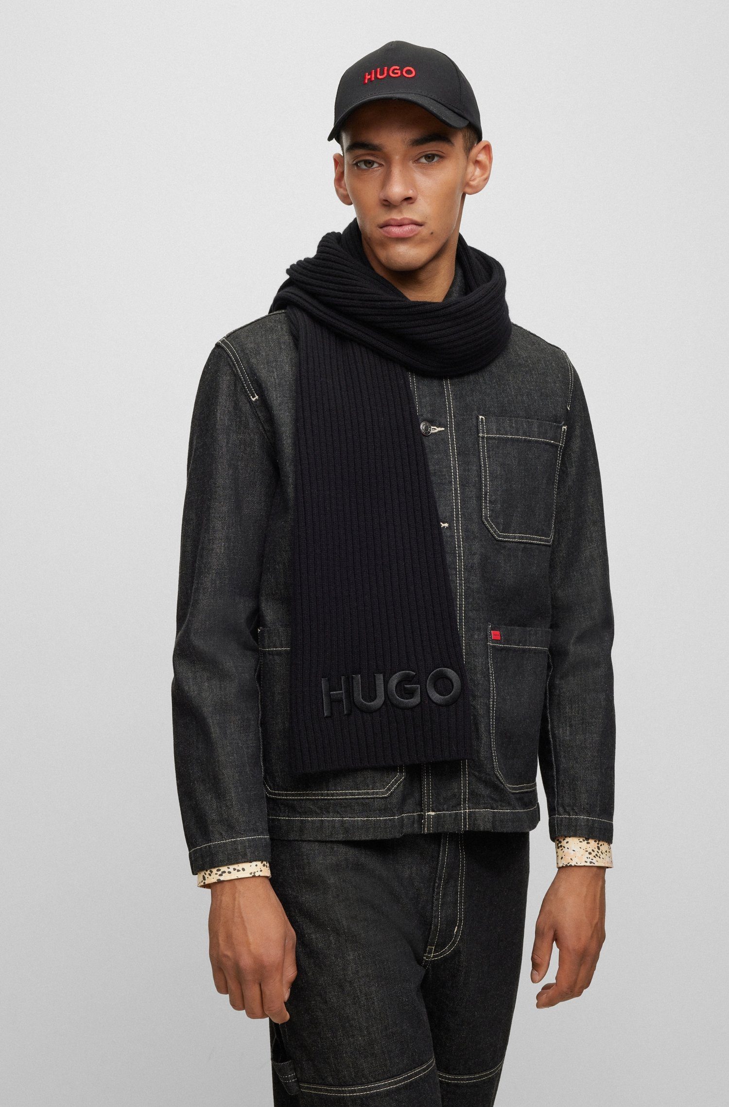 Zunio-1, Schal mit HUGO HUGO-Logoschriftzug Black