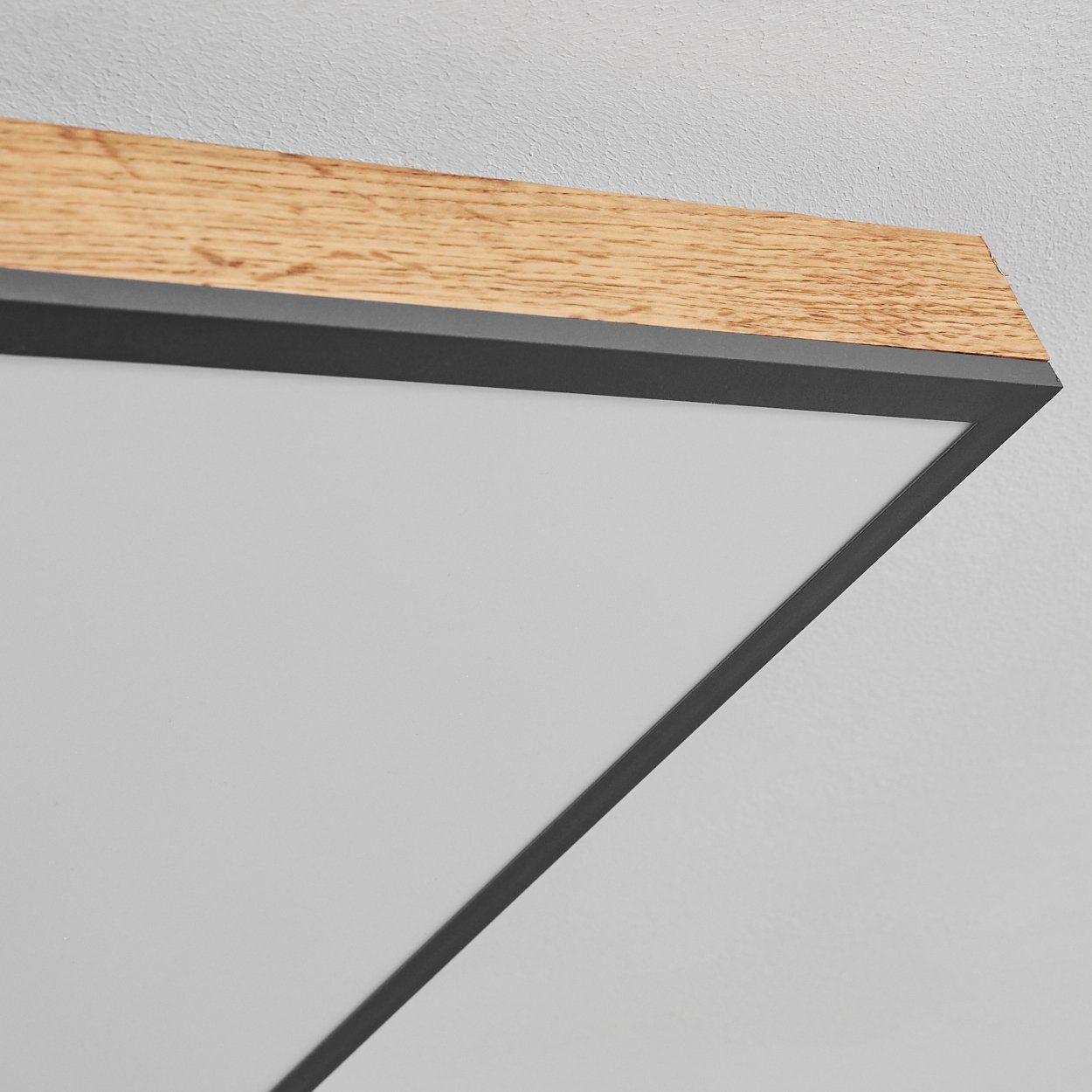 hofstein Deckenleuchte »Vacil« modernes Deckenpanel aus Metall und Holz in Schwarz/Weiß/Natur, 3000 Kelvin, 24 Watt, 2100 Lumen, längliche Deckenlampe in flachem Design