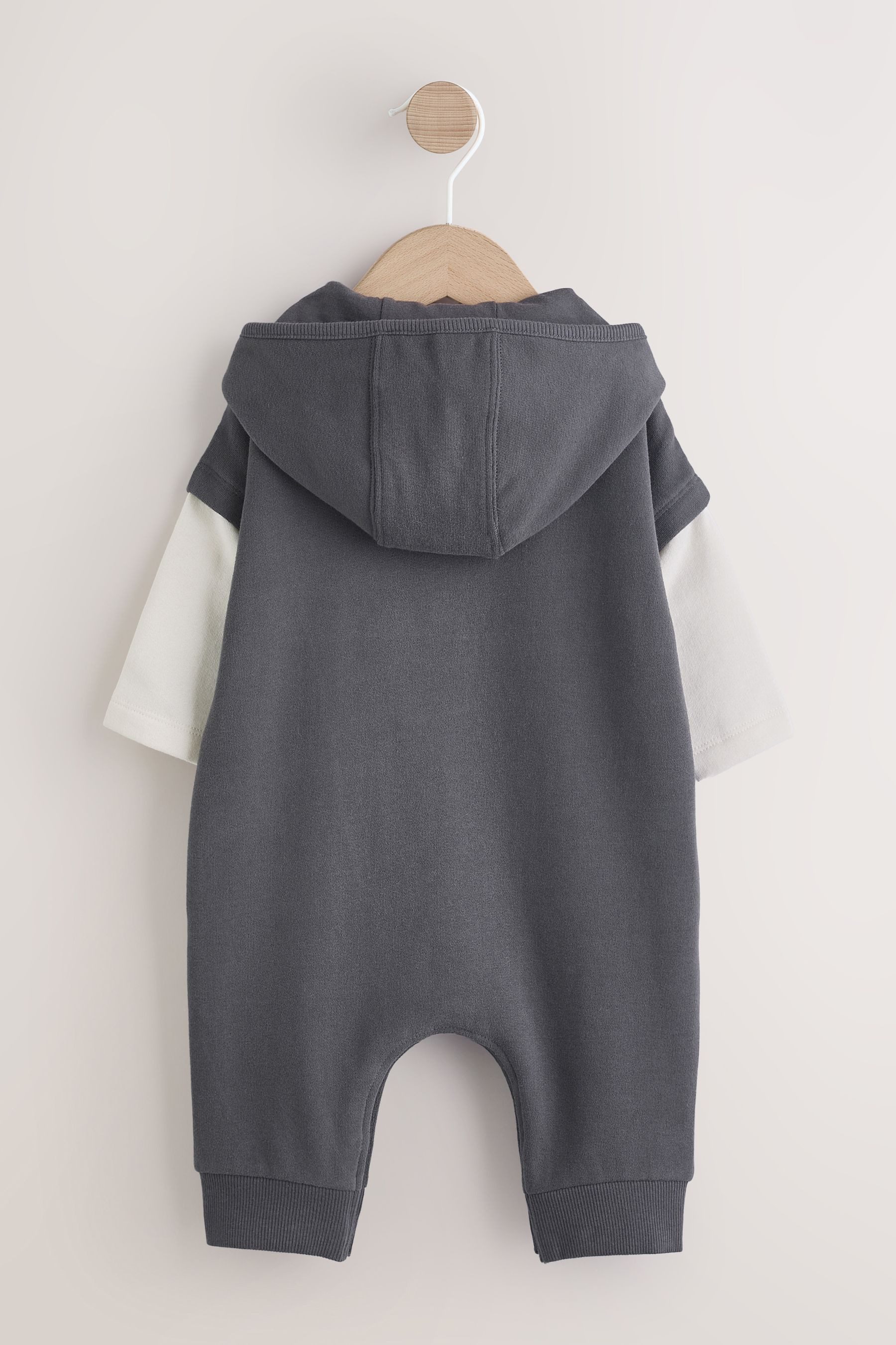 Next Strampler Babystrampler aus Sweatstoff mit Kapuze (1-tlg)