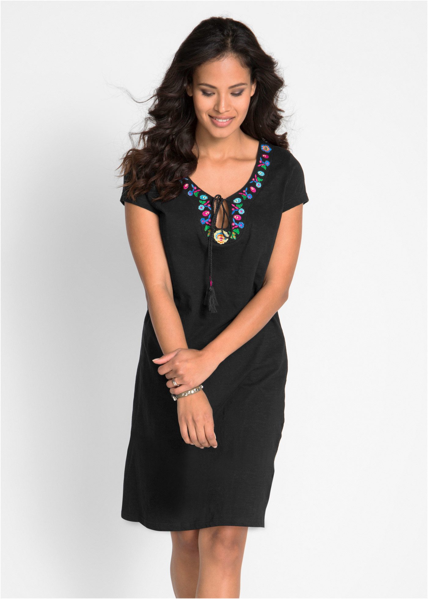 bonprix Jerseykleid mit Stickerei am Ausschnitt und Kurzarm