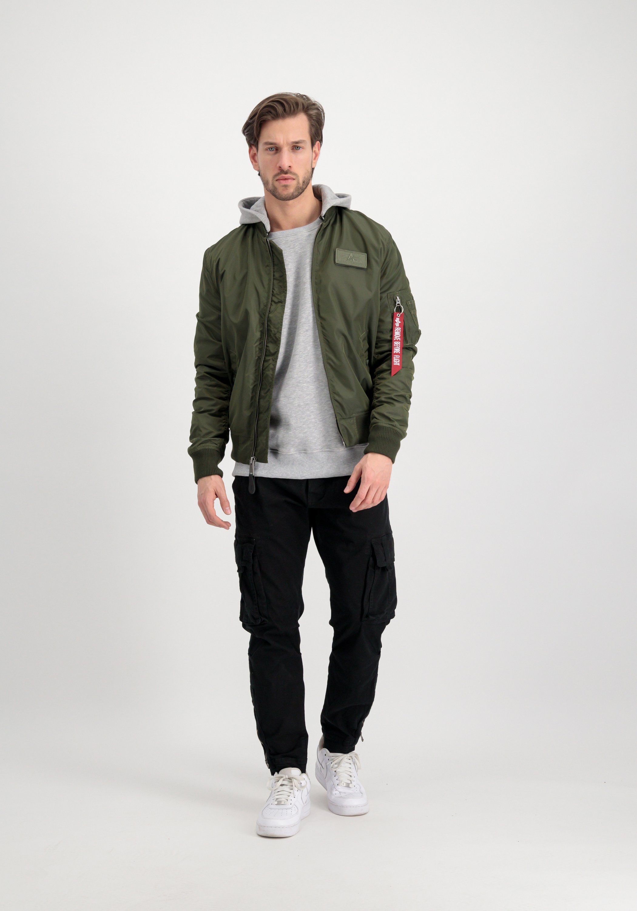 Alpha Industries Bomberjacke MA-1 TT Hood Light Slim – Bild 2 von 5