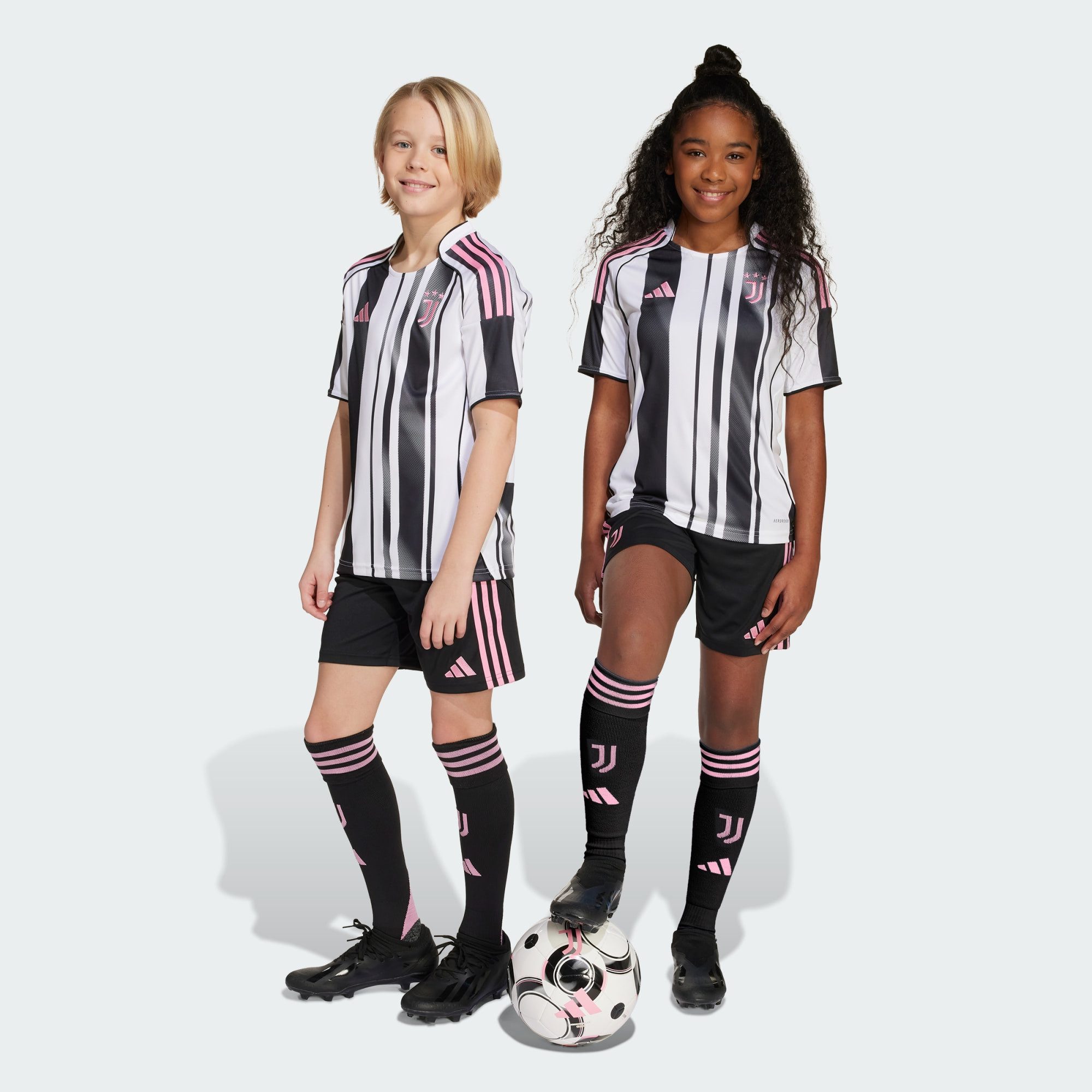 Sweatshorts JUVENTUS TURIN 25/26 KIDS HEIMSHORTS