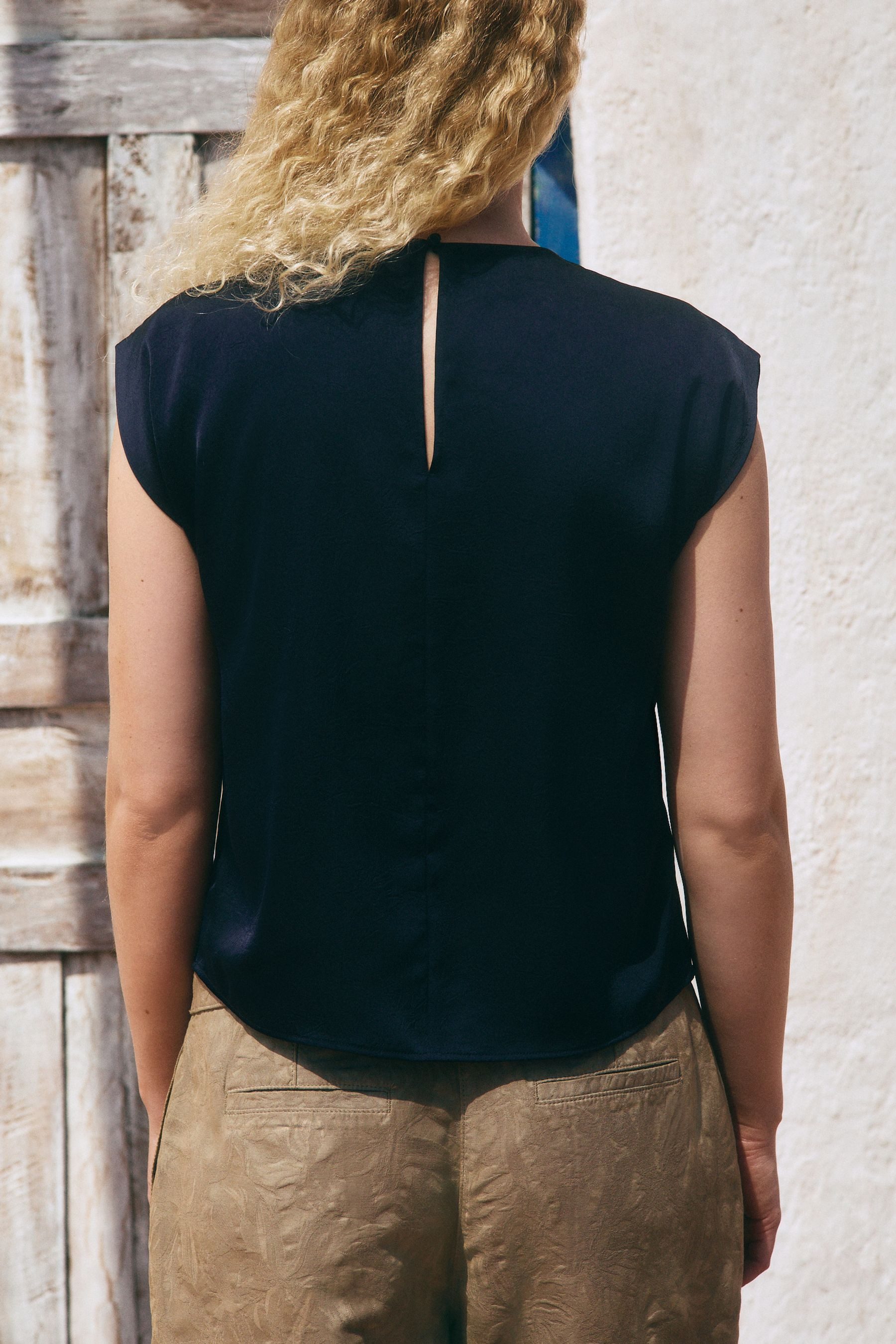 Next Blusentop Asymmetrisches Satin-Top in Knitteroptik (1-tlg) günstig online kaufen