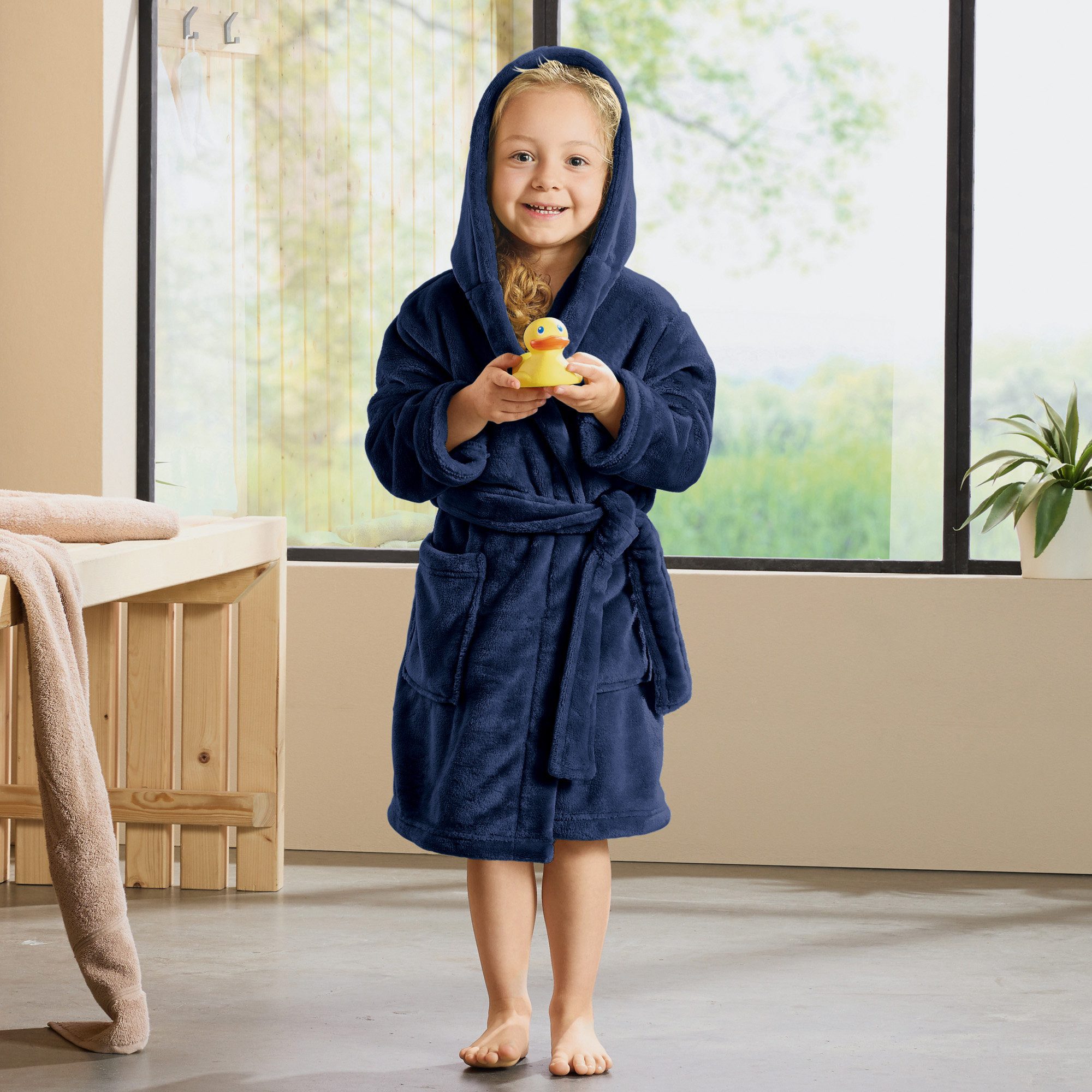 REDBEST Kinderbademantel Kinder-Bademantel "Perris" mit Kapuze, Rückenlänge: 66 cm, Fleece, mit Kapuze/mit Aufsatztasche:, default, Fleece Uni – Bild 3 von 3