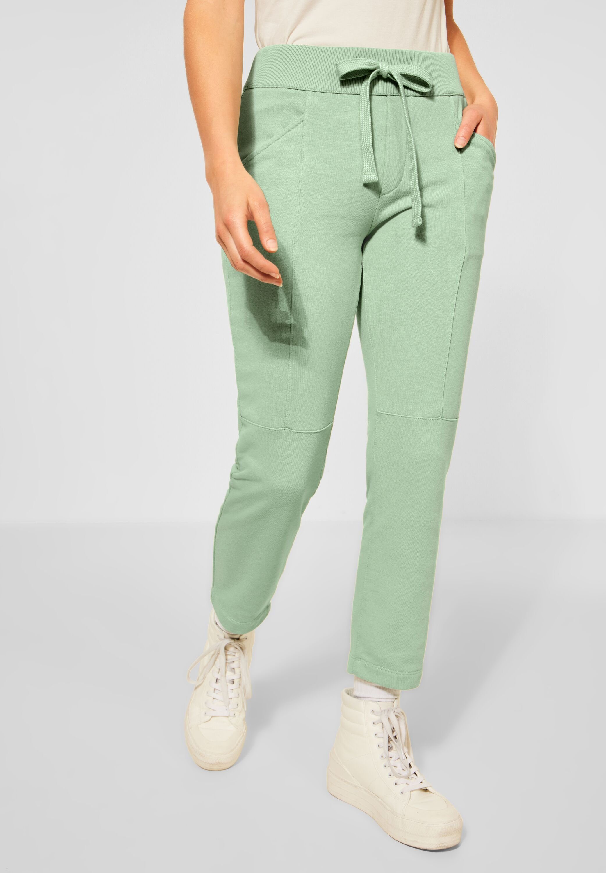 STREET ONE Jogg Pants Street One Loose Fit Sweathose in Bright Fern Gree (1-tlg) Taschen bright fern green