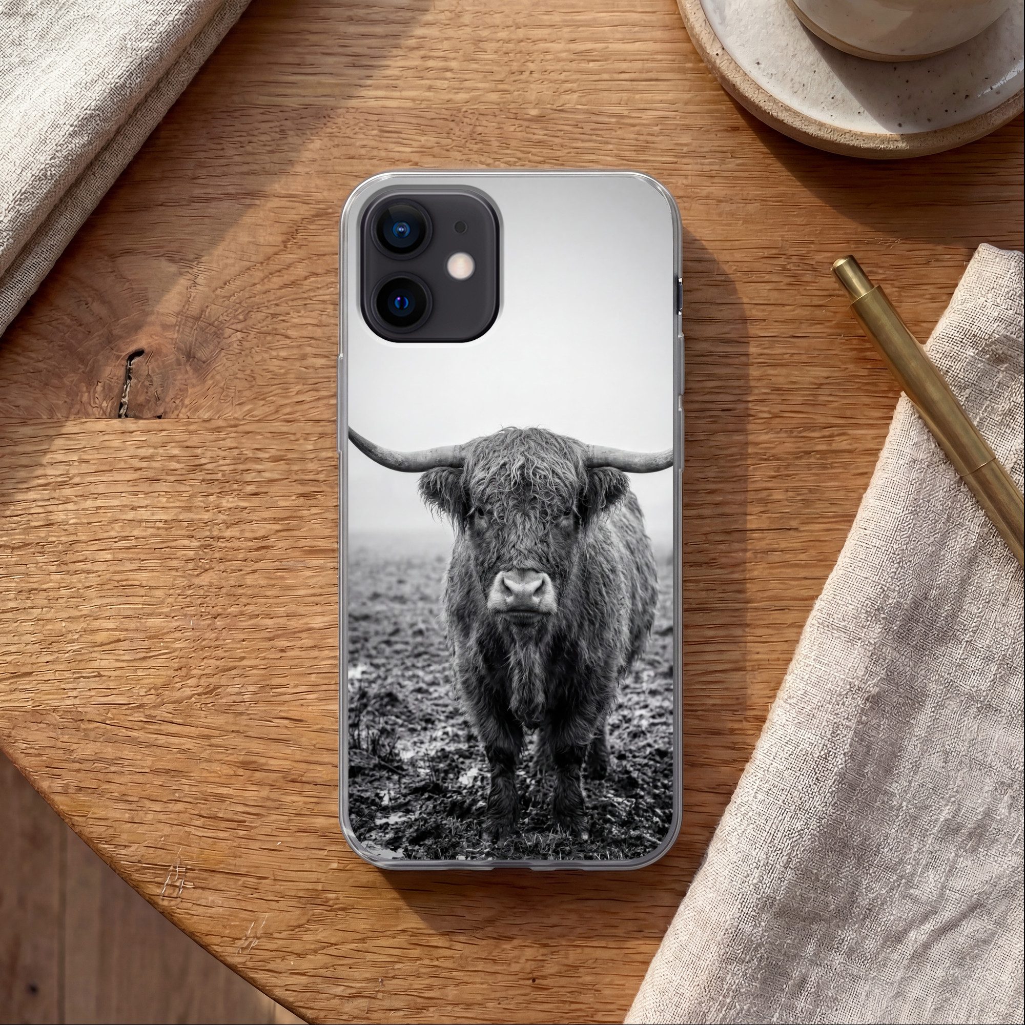 MuchoWow Handyhülle für Apple iPhone 12 Pro Schottischer Highlander - Schwarz - Weiß - Gra, Smartphone-Bumper, Print, Handy Schutzhülle Dünn