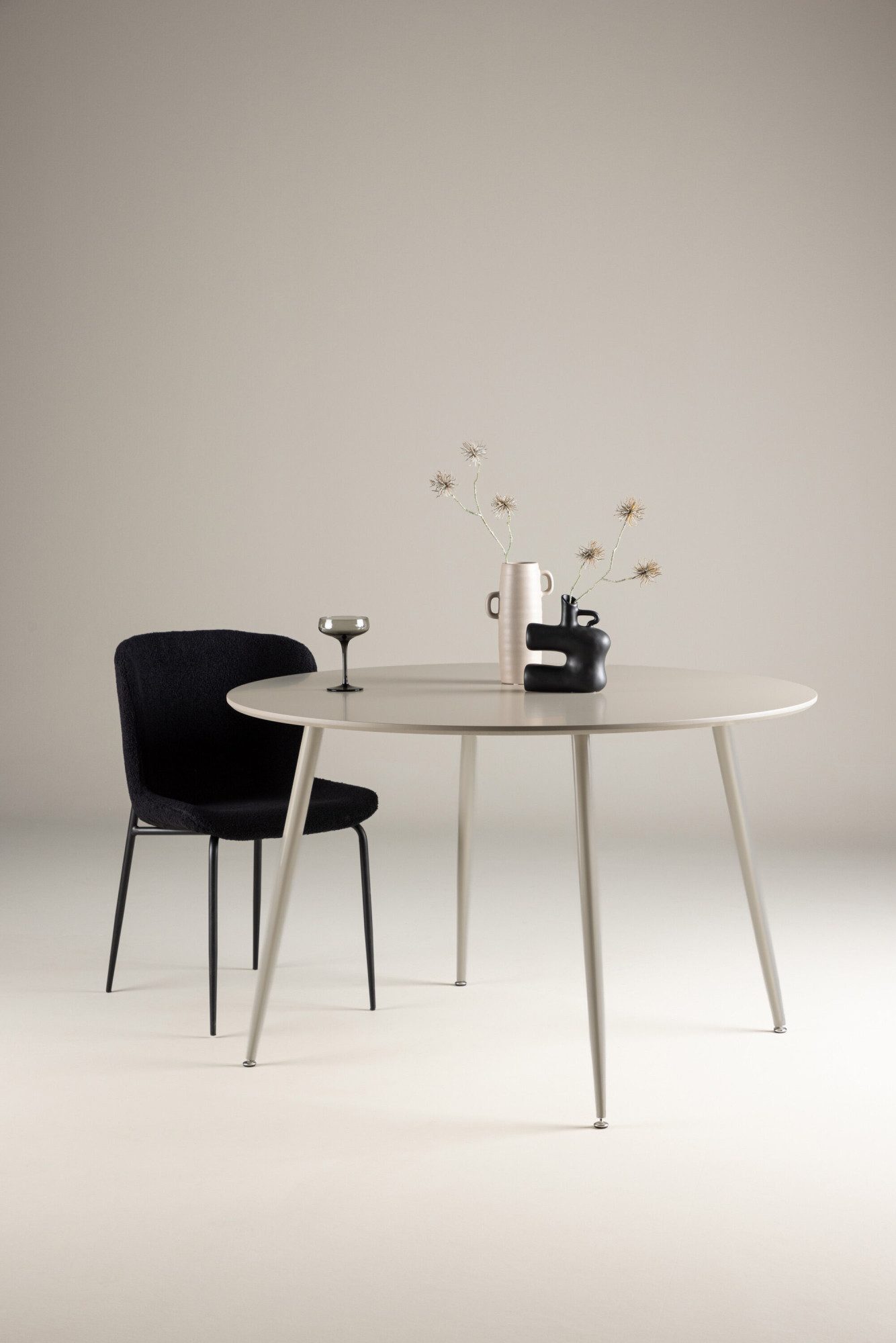 Venture Home Esstisch Plaza, runder Esstisch in einladendem Beige, einheitlich, Ø 120 cm, Esszimmertisch, MDF, Stahlbeine, rund, harmonisch, einladend