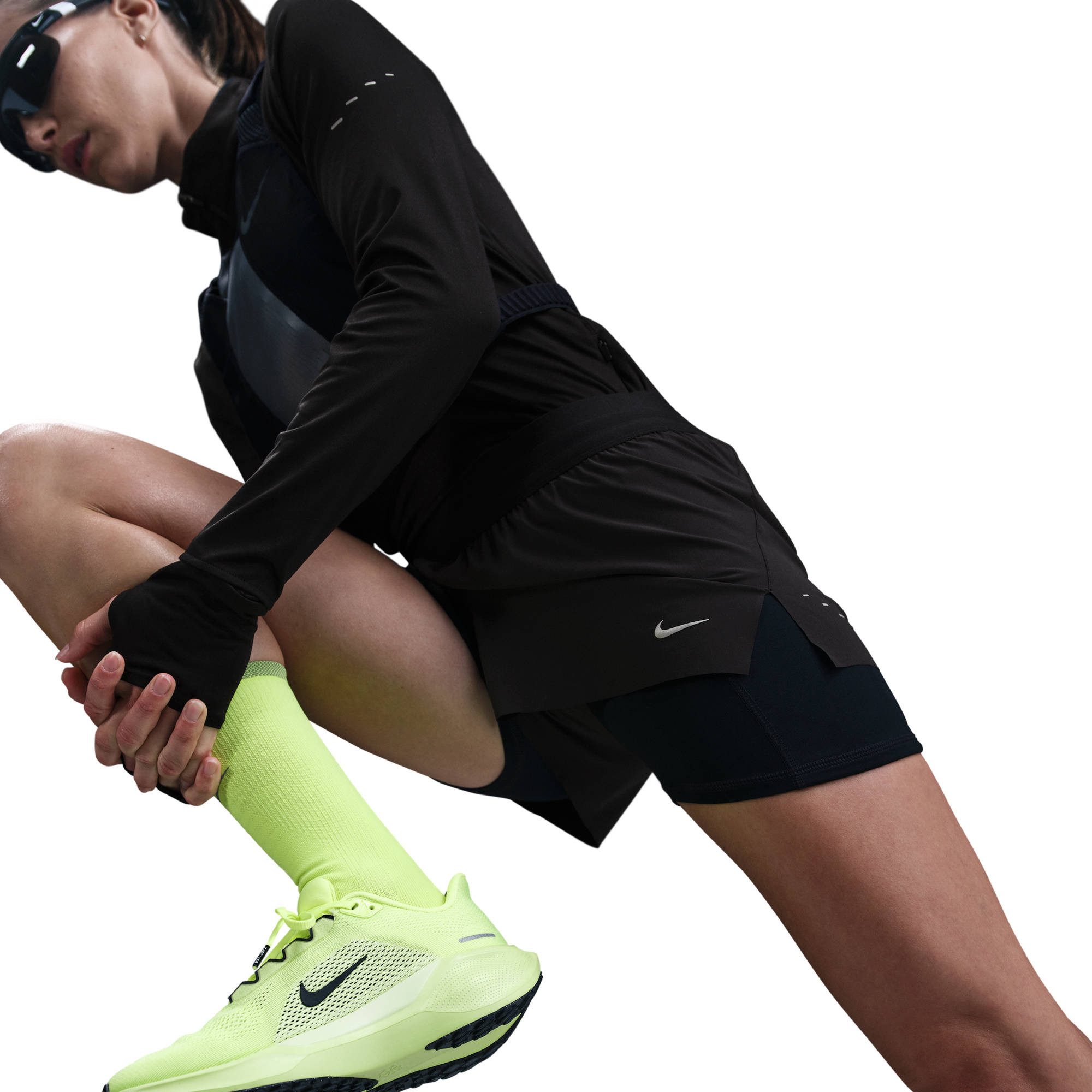 Nike Laufshorts Nike Swift Women's Dri-FIT Mid-Rise 2-in-1 Running Shorts 2-in-1-Design, mit Reißverschlusstasche hinten am Bund
