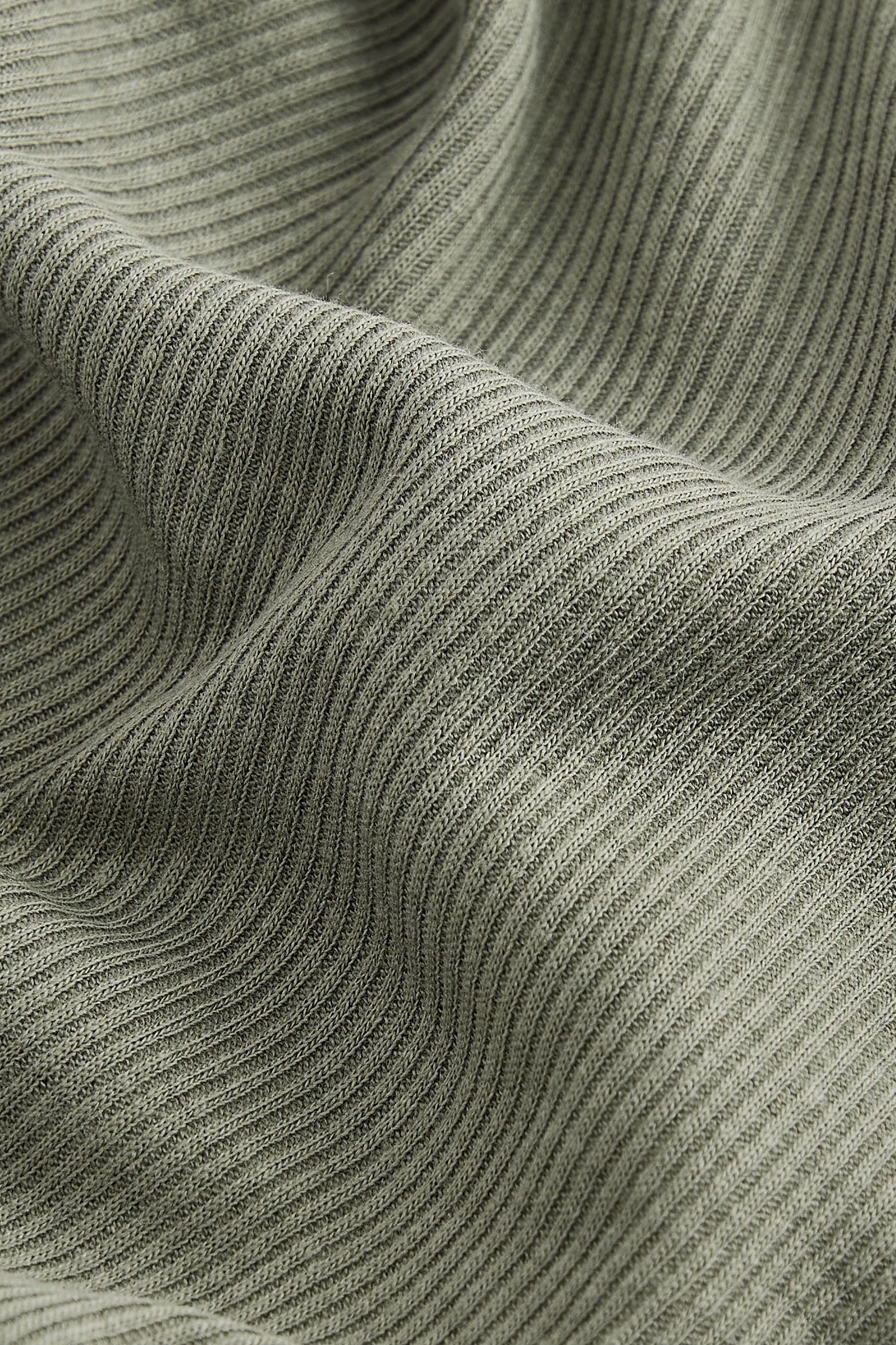 Next Rollkragenshirt Langärmeliges Rippstrickoberteil mit Rollkragen (1-tlg)