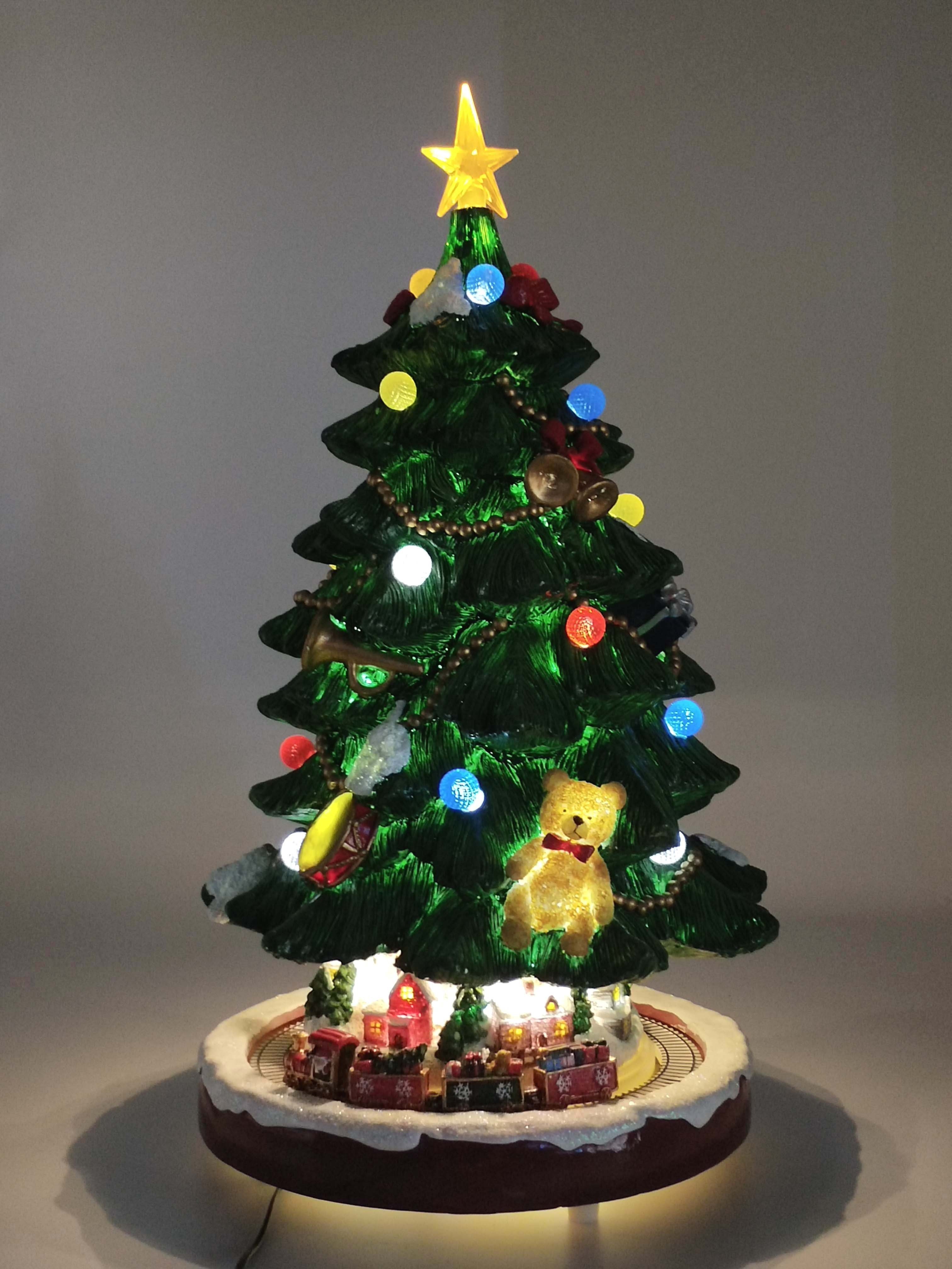 Spieluhr Geschmückter und beleuchteter Tannenbaum