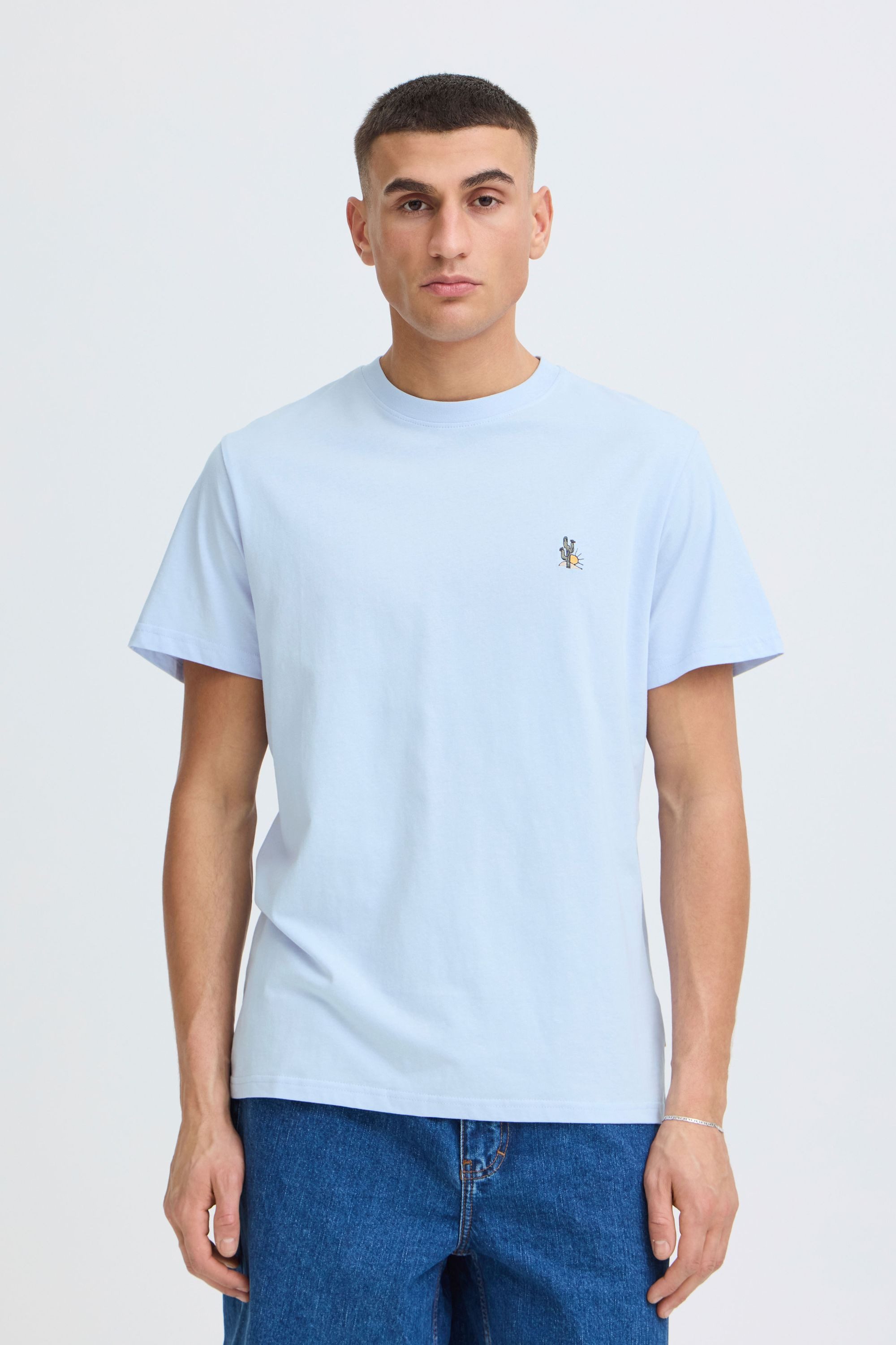 !Solid Rundhalsshirt SDUwe Klassisches T-Shirt mit kleiner Stickerei