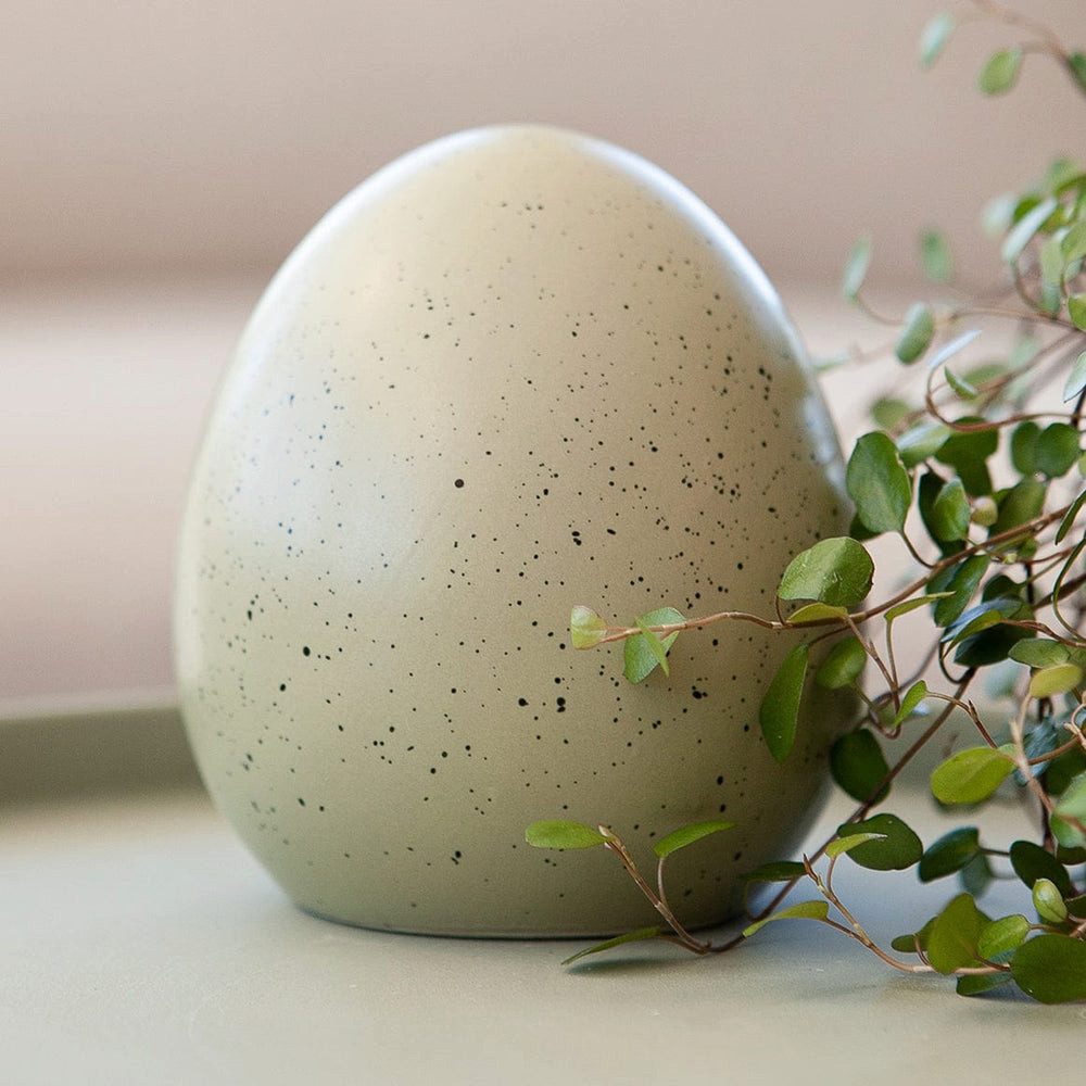 Storefactory Dekoobjekt Osterei aus Keramik in grün gesprenkelt