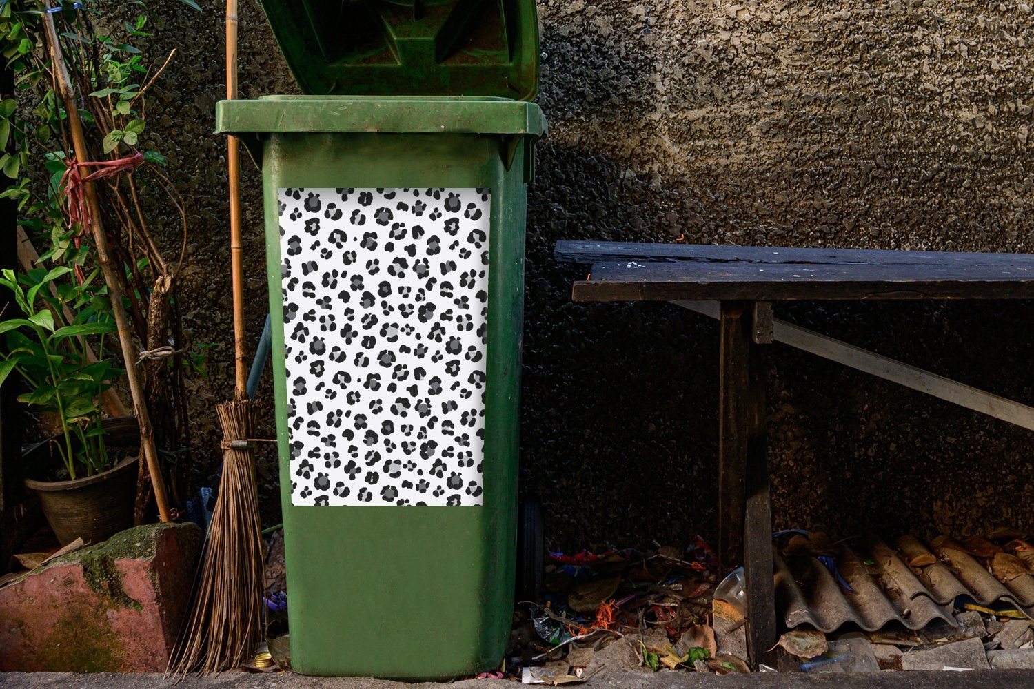 MuchoWow Wandsticker Panther Druck - Mülltonne, Mülleimer-aufkleber, Flecken Abfalbehälter St), - (1 Sticker, Container, Grau