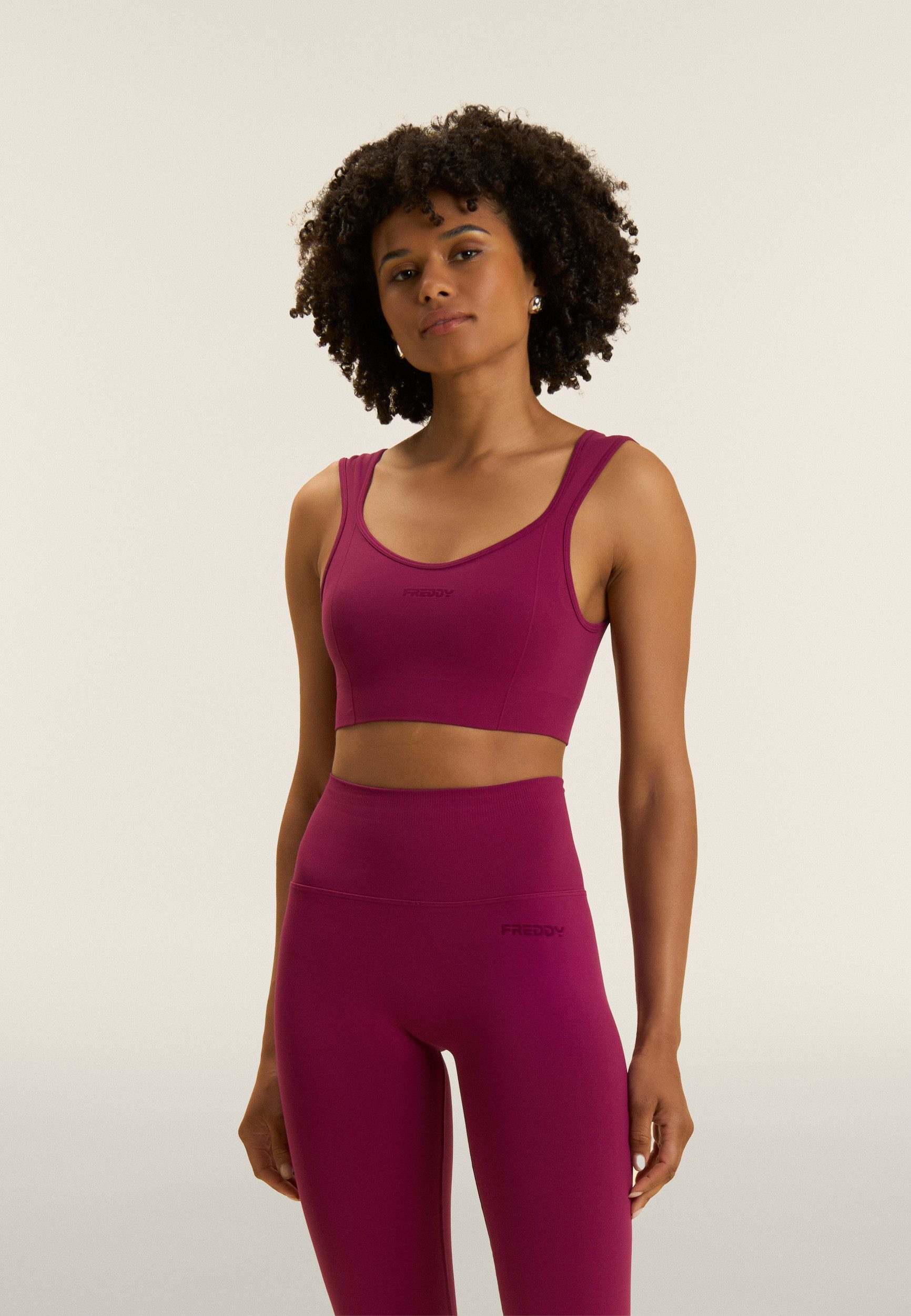 Freddy Sporttop Light support Bra eng anliegende Passform, seamless