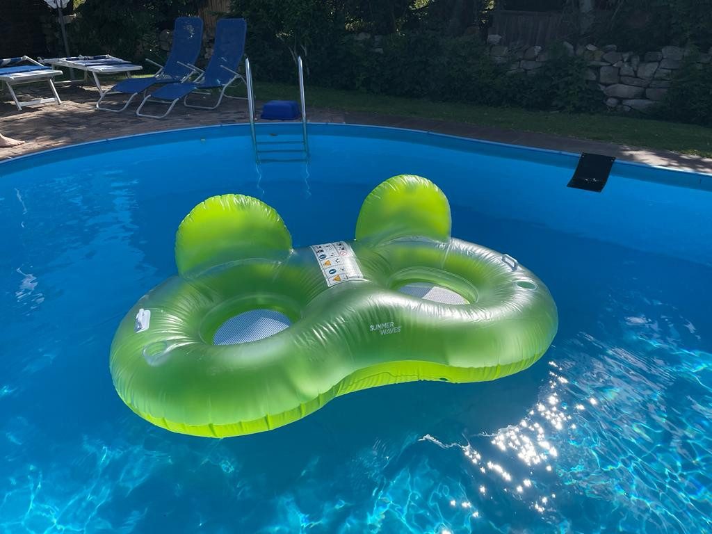 SUMMER WAVES Pool